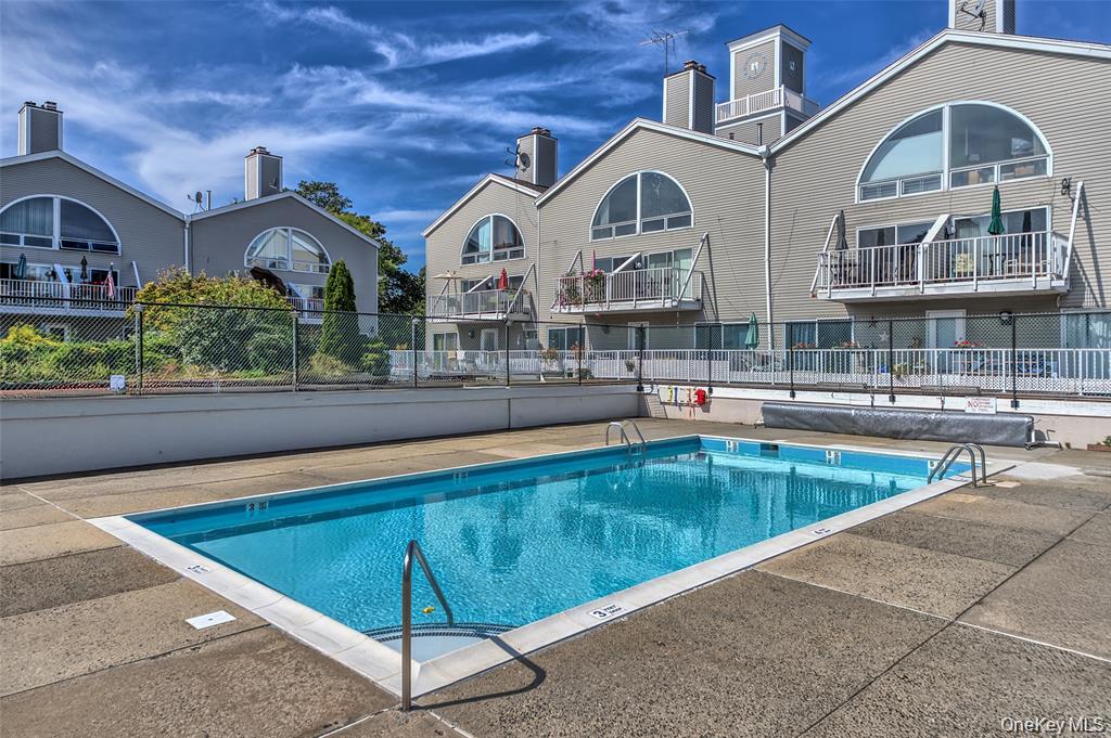 18 Windward Lane # 17, Bronx, NY 10464