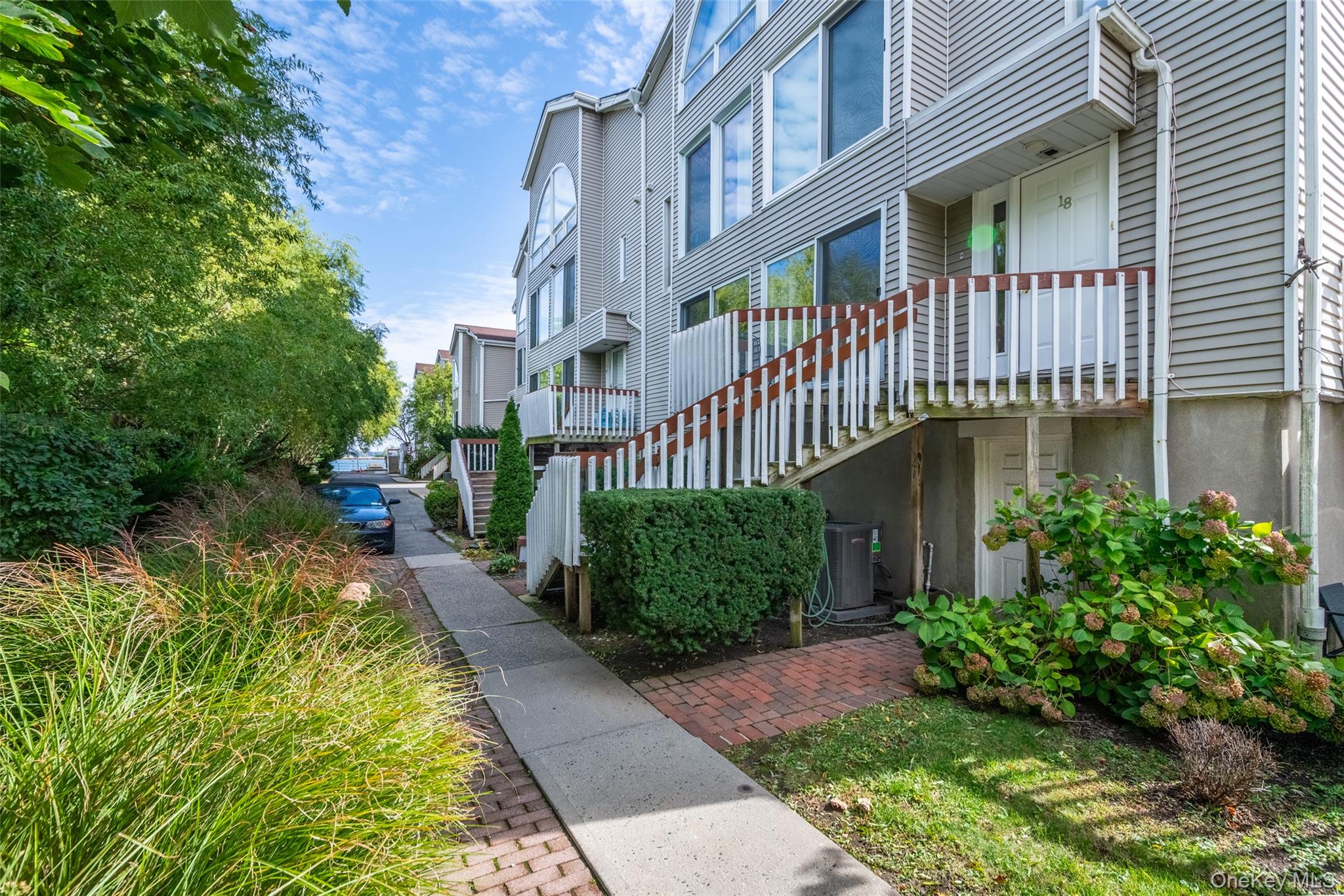 18 Windward Lane # 17, Bronx, NY 10464