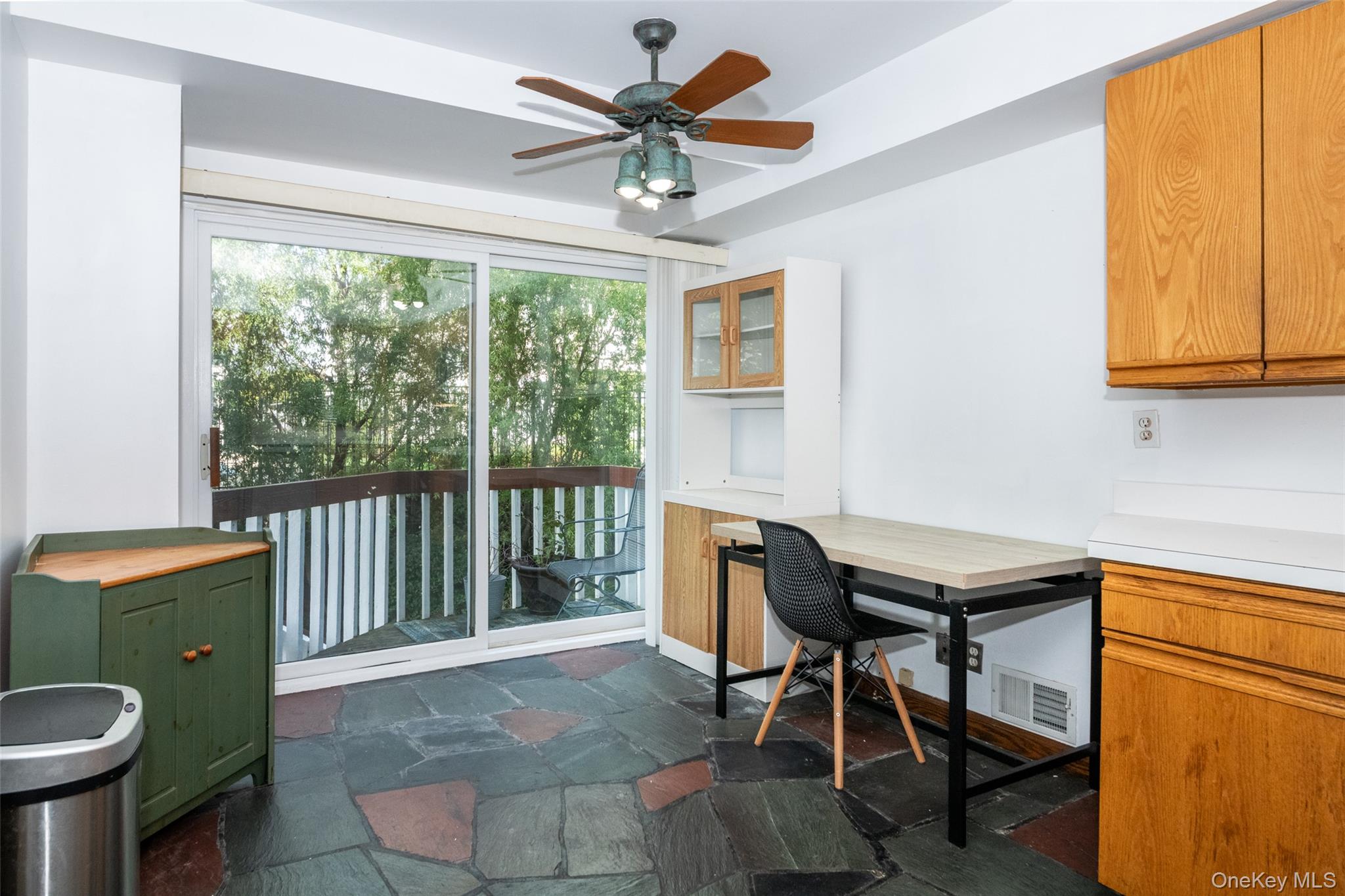 18 Windward Lane # 17, Bronx, NY 10464