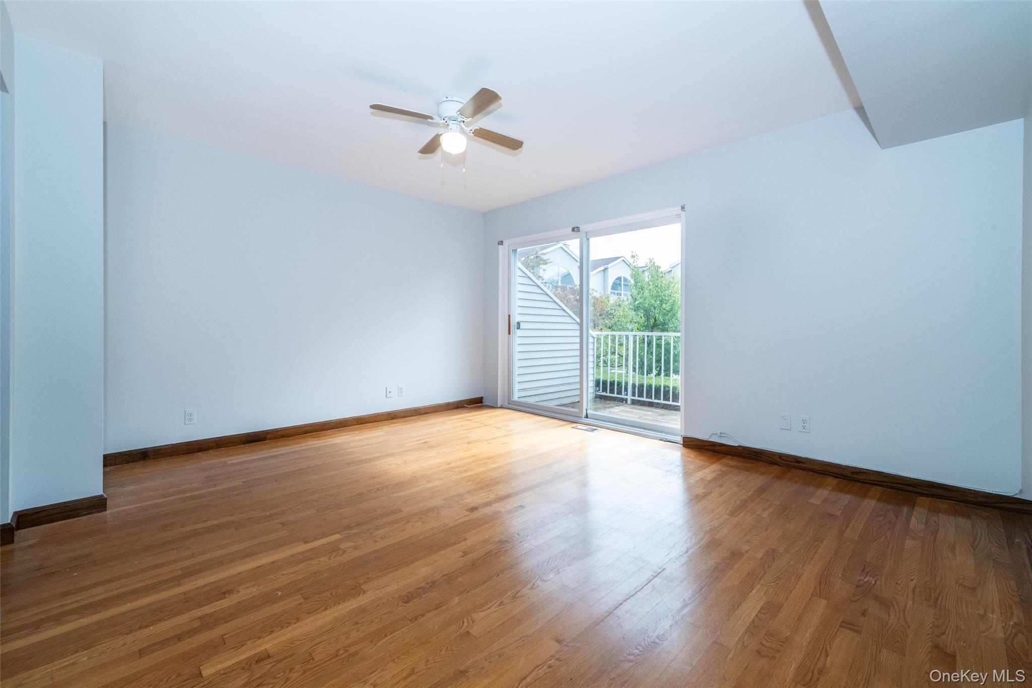 18 Windward Lane # 17, Bronx, NY 10464