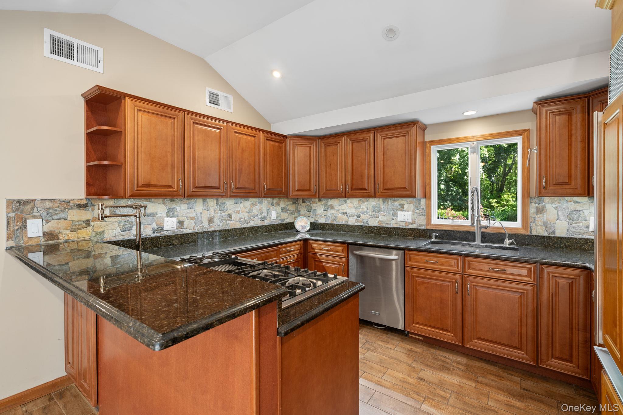 6 Autumn Lane, Monroe, NY 10950