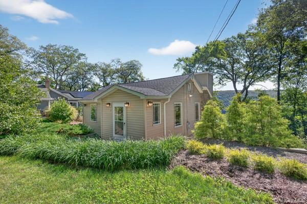 6 Deer Trail N, Greenwood Lake, NY 10925