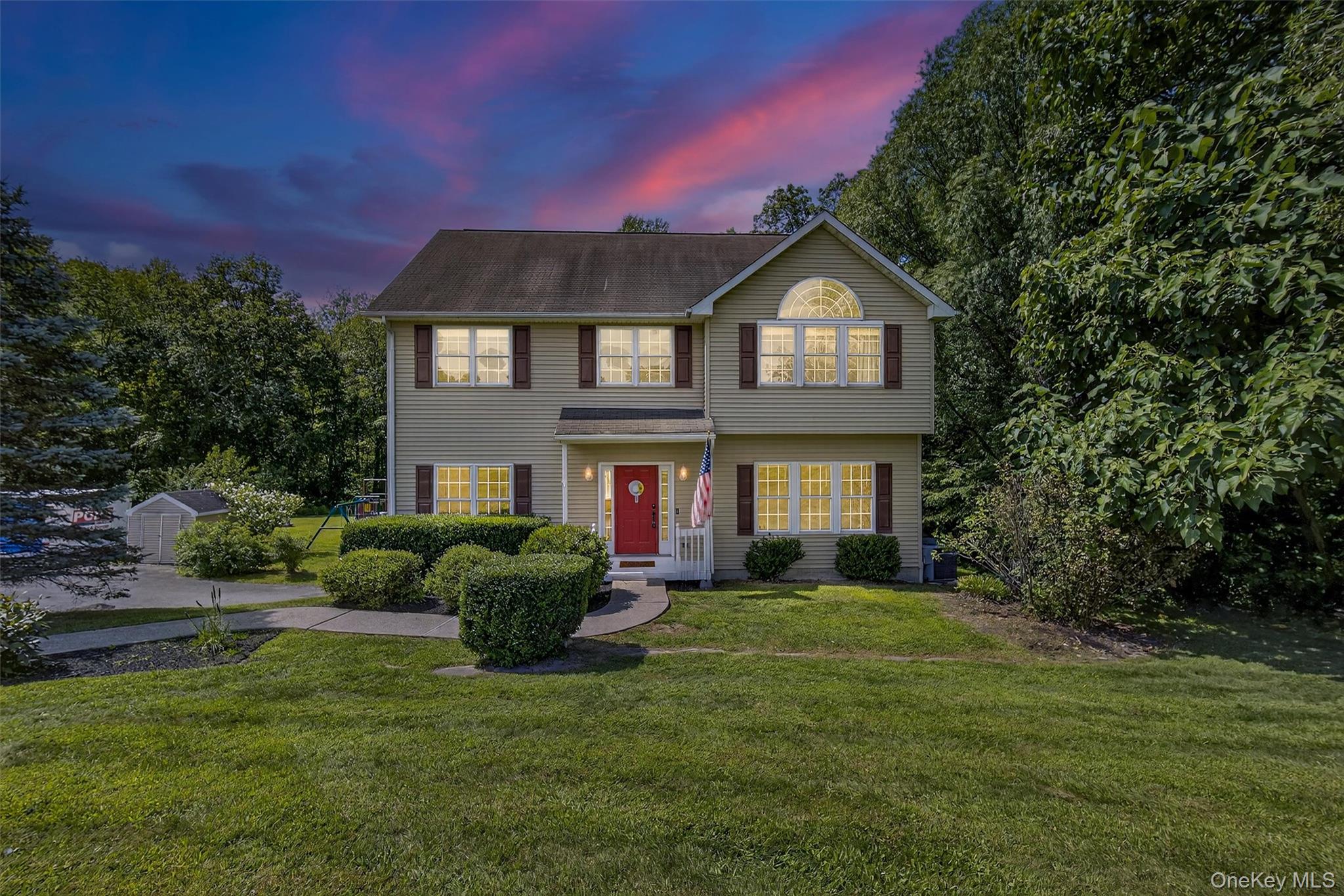 22 Dwaarkill Farms Court, Pine Bush, NY 12566