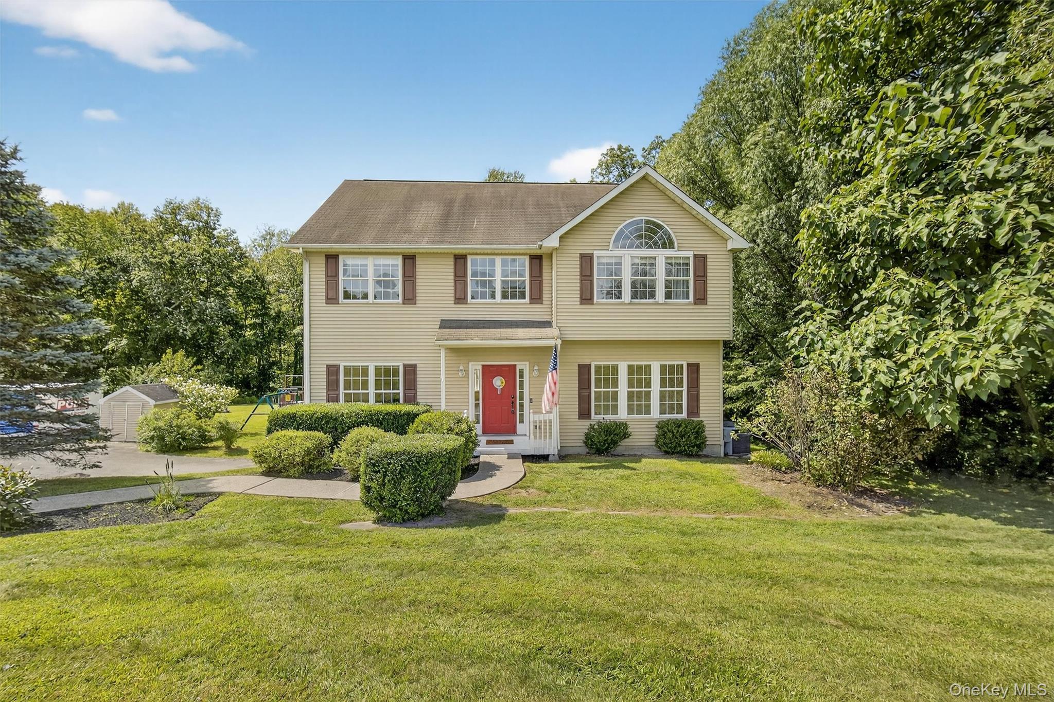 22 Dwaarkill Farms Court, Pine Bush, NY 12566