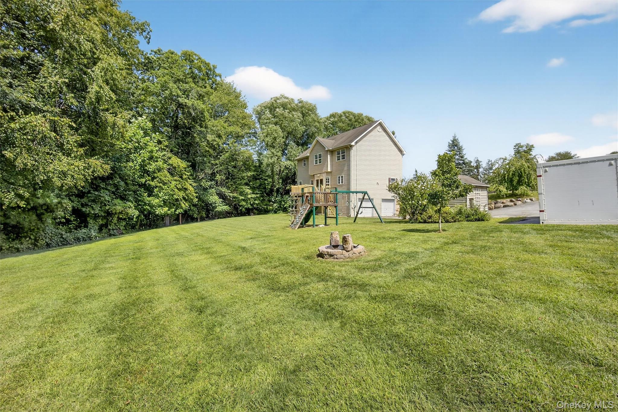 22 Dwaarkill Farms Court, Pine Bush, NY 12566