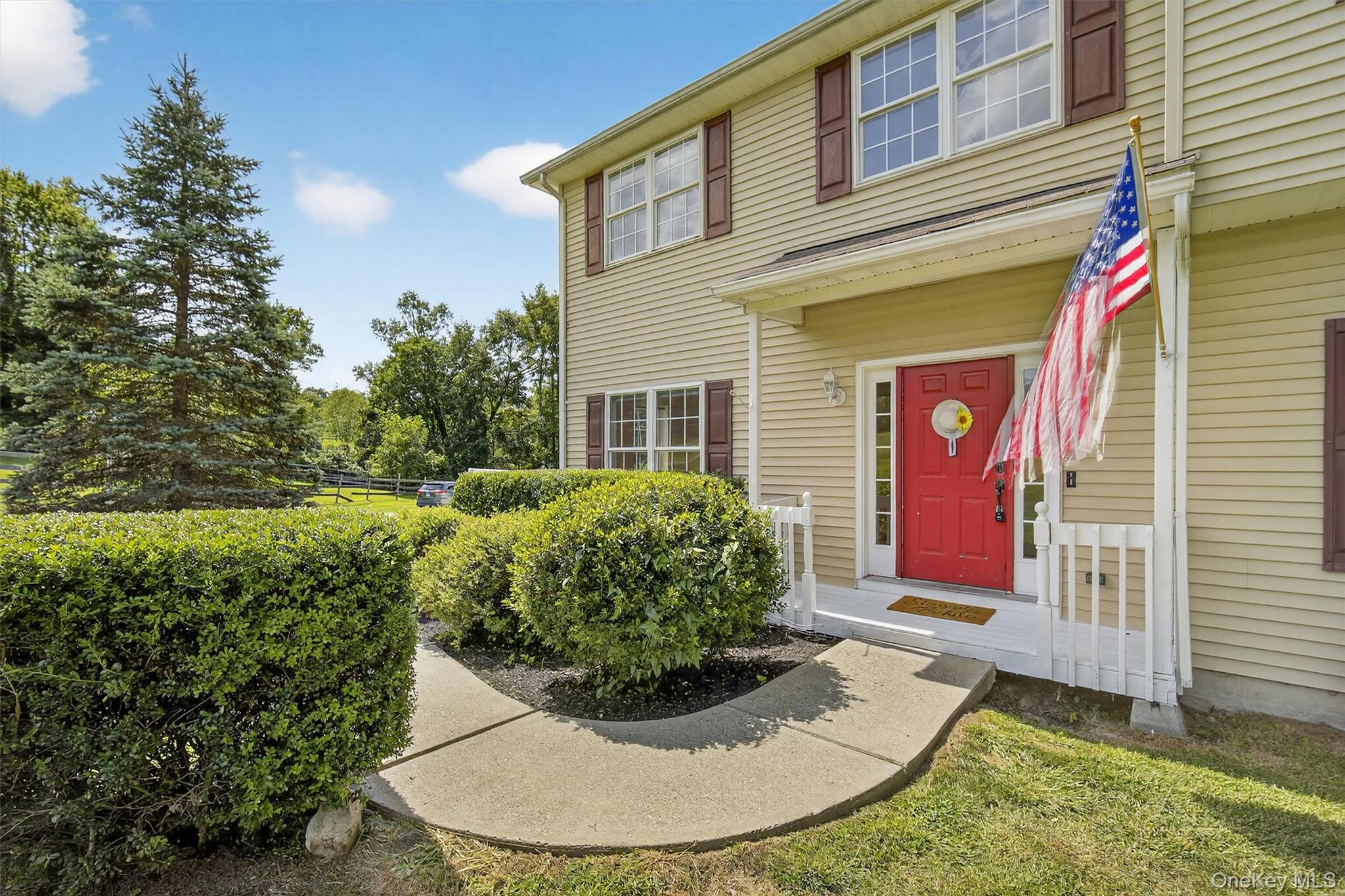 22 Dwaarkill Farms Court, Pine Bush, NY 12566