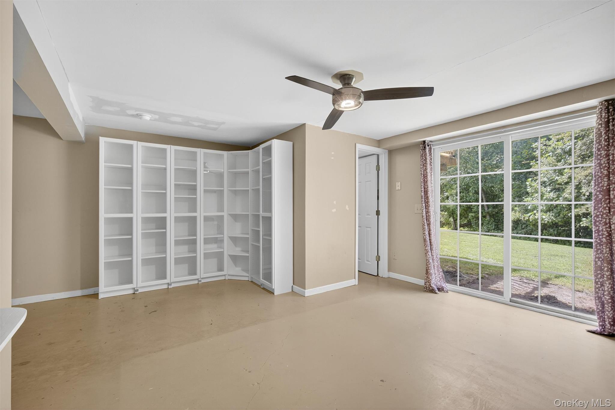 22 Dwaarkill Farms Court, Pine Bush, NY 12566