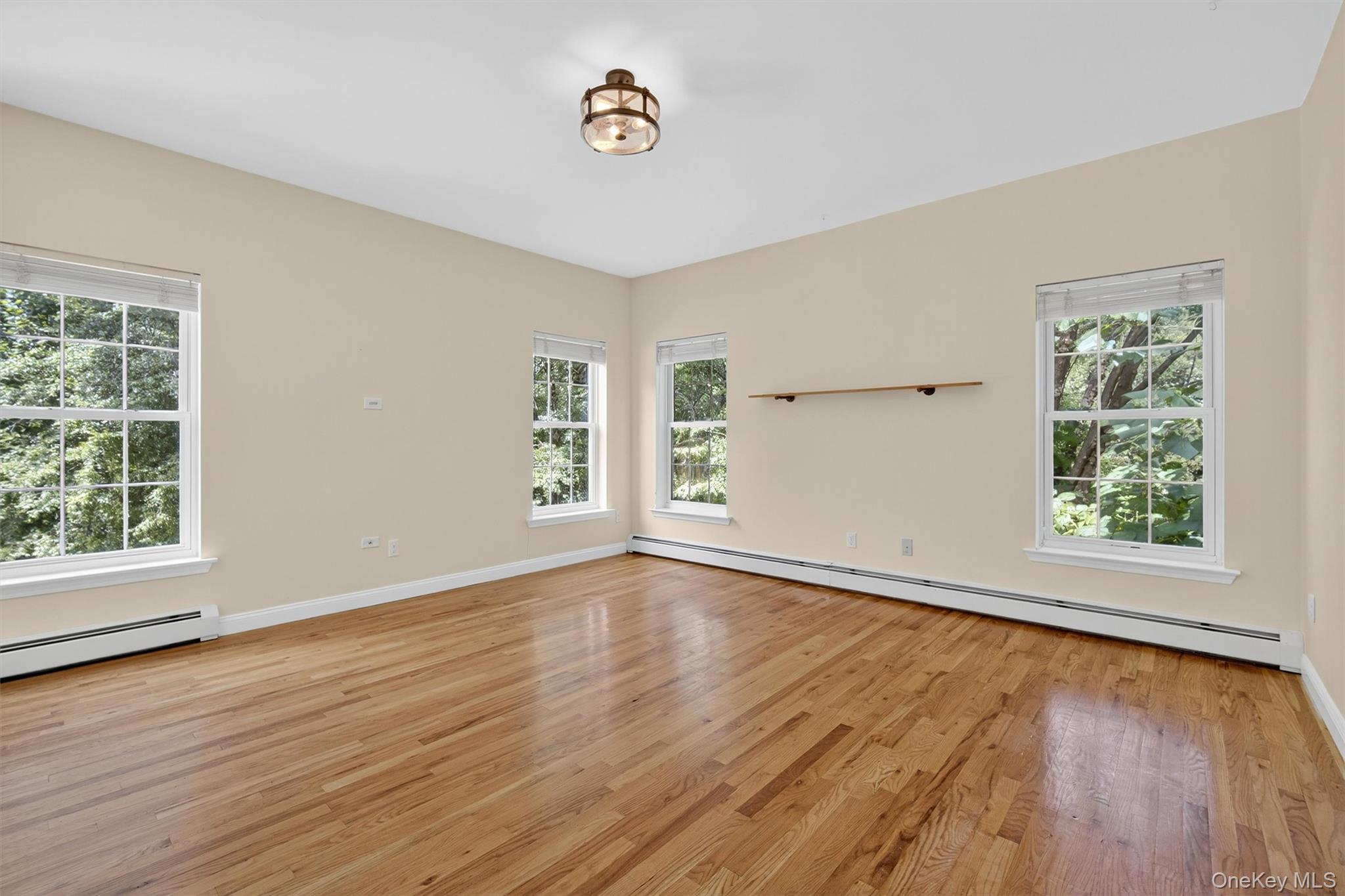 22 Dwaarkill Farms Court, Pine Bush, NY 12566