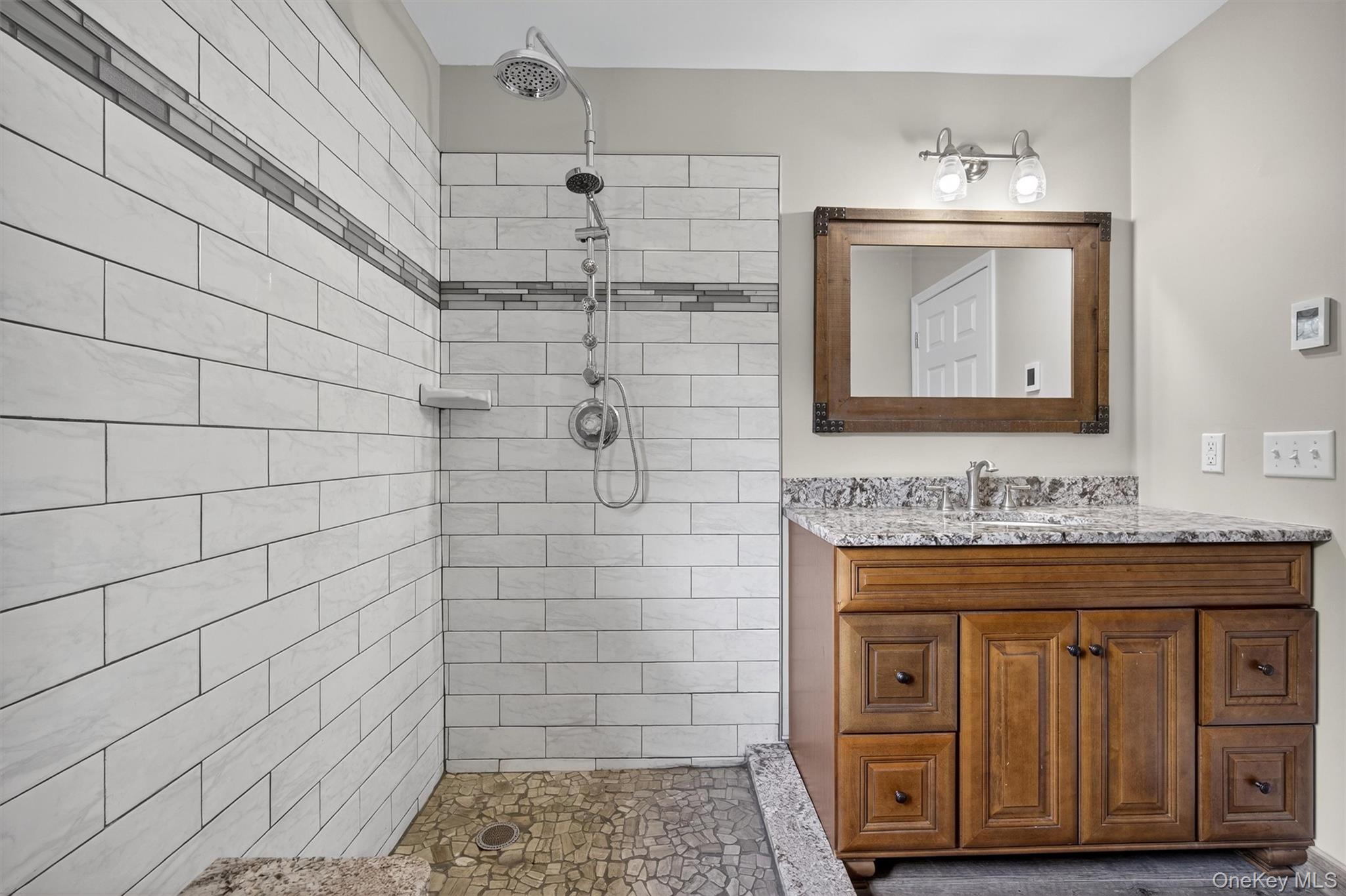 22 Dwaarkill Farms Court, Pine Bush, NY 12566