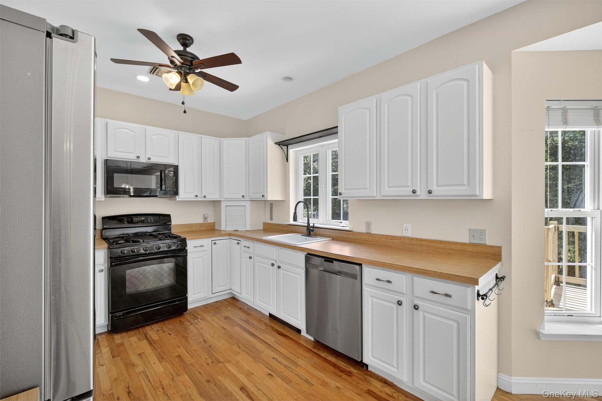 22 Dwaarkill Farms Court, Pine Bush, NY 12566