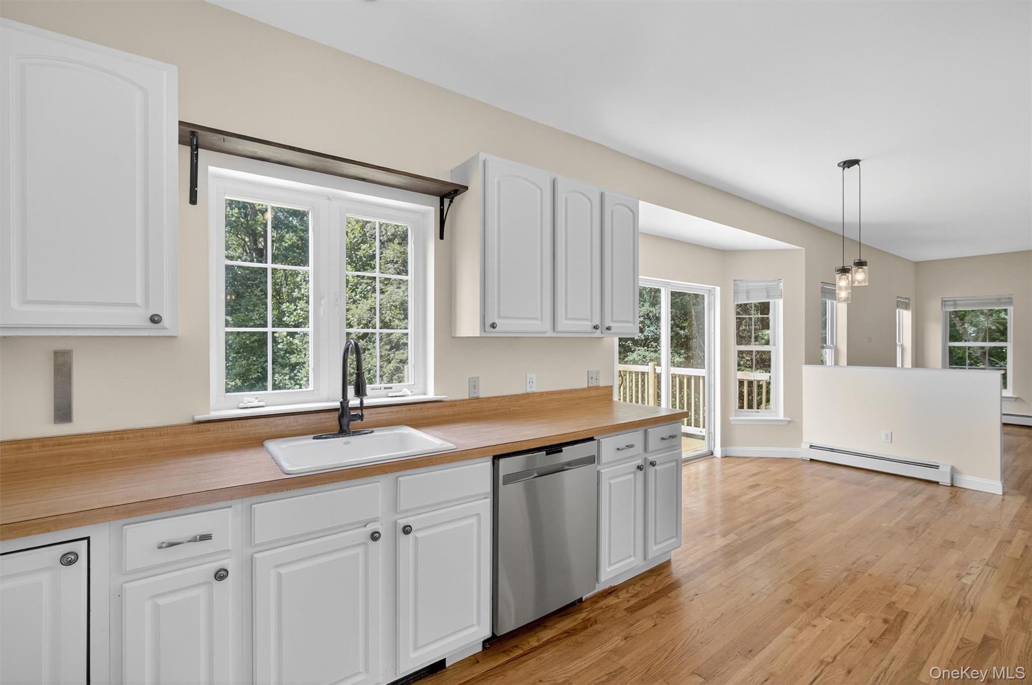 22 Dwaarkill Farms Court, Pine Bush, NY 12566