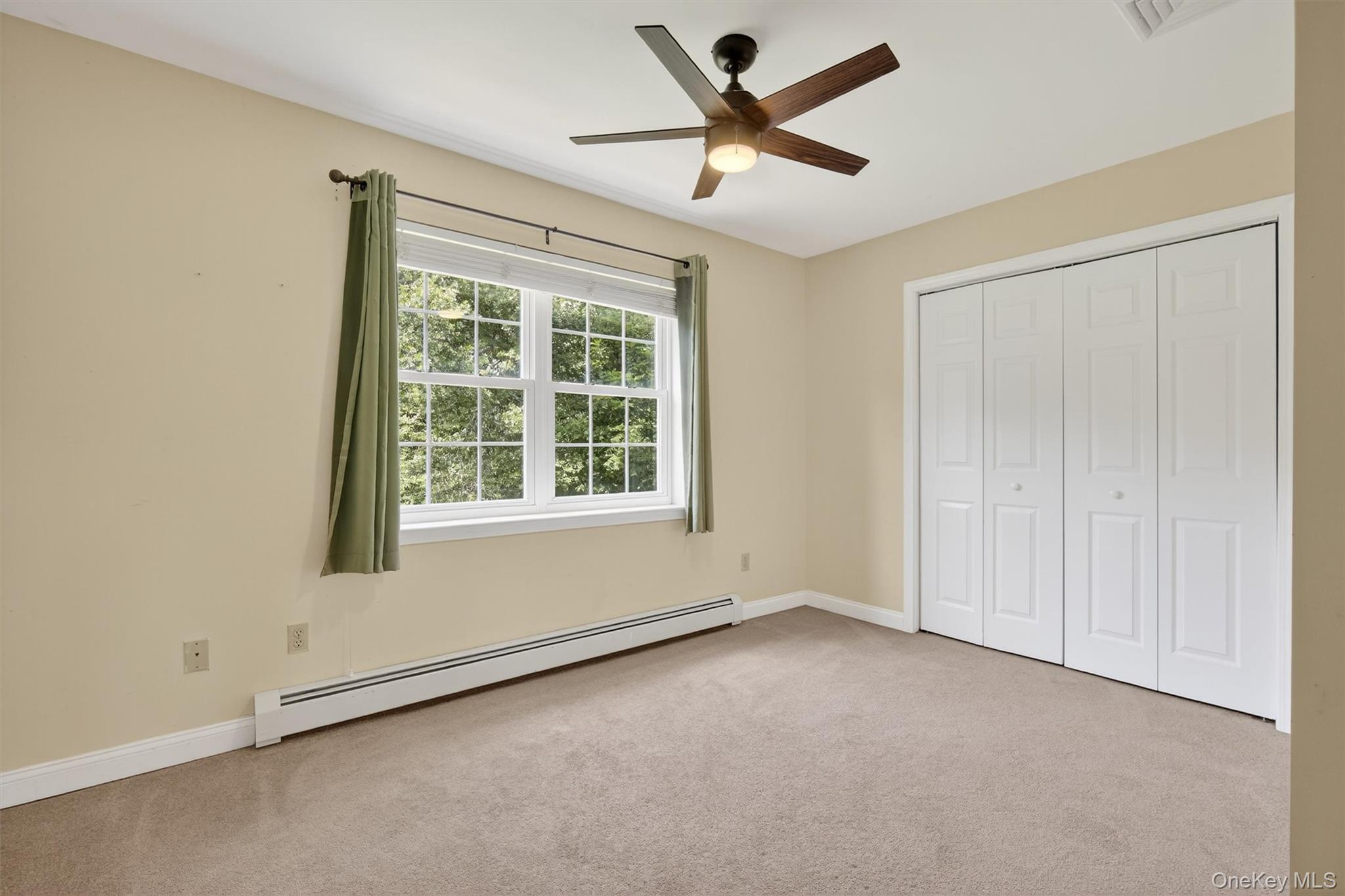 22 Dwaarkill Farms Court, Pine Bush, NY 12566