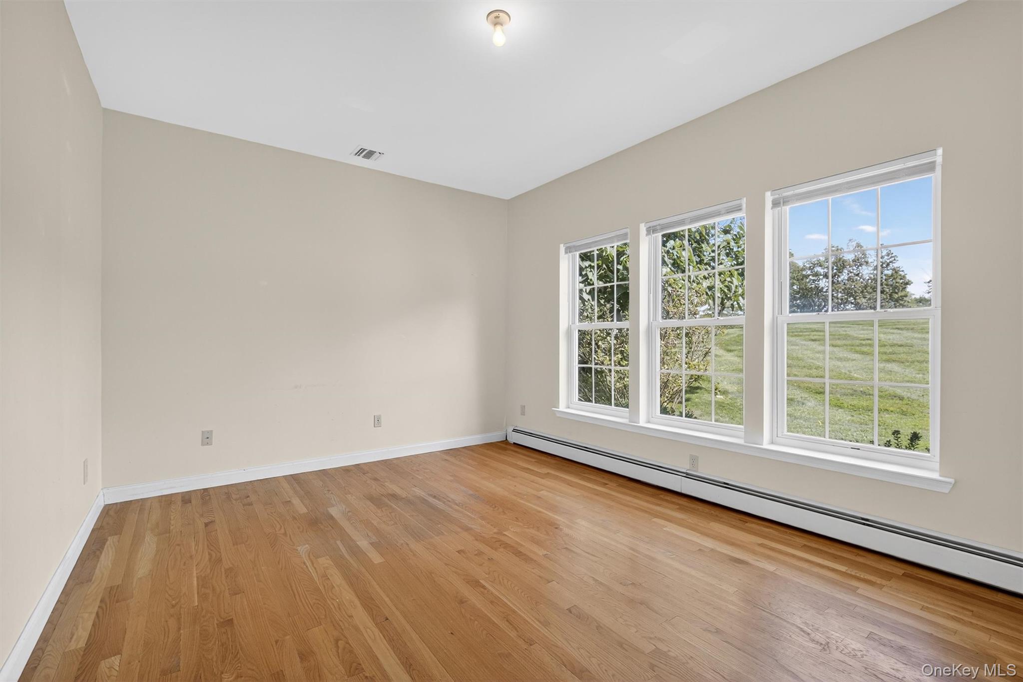 22 Dwaarkill Farms Court, Pine Bush, NY 12566