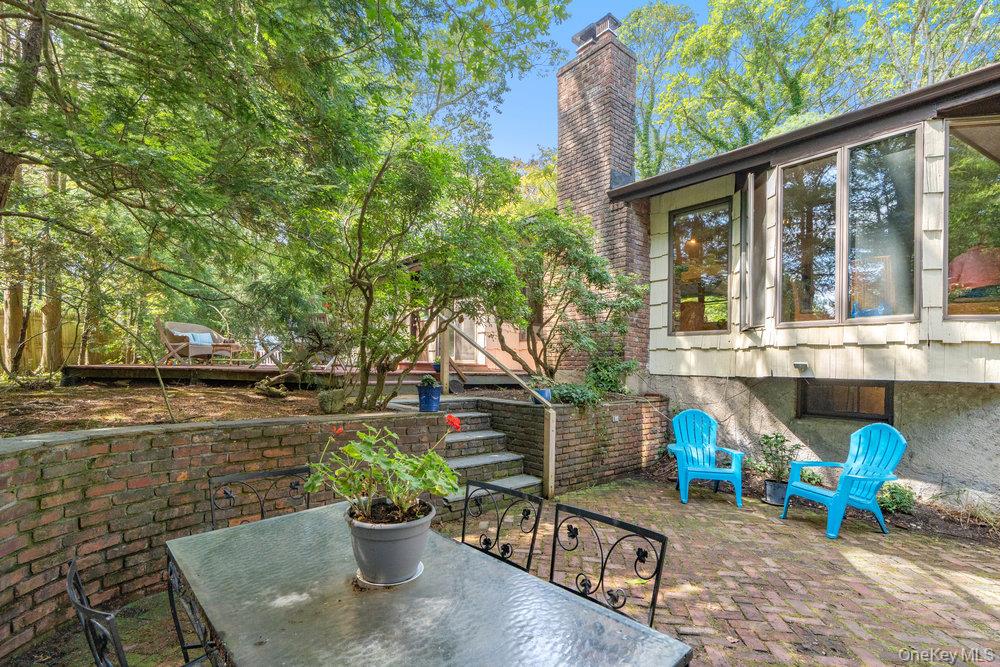 7 Chatham Place, Dix Hills, NY 11746