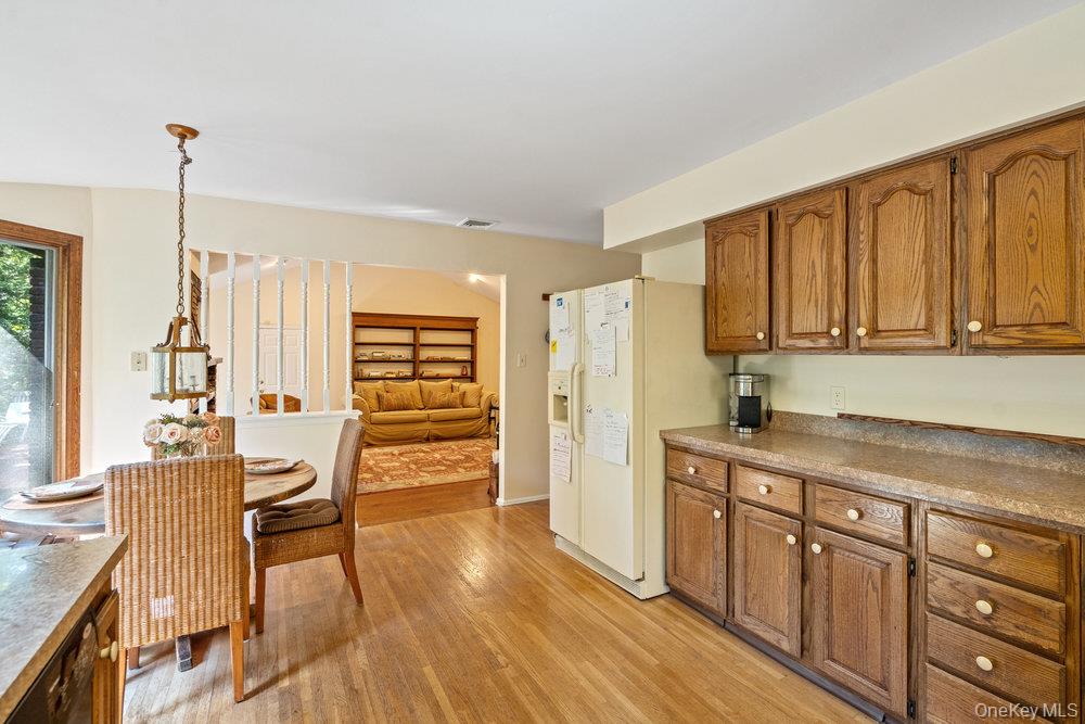 7 Chatham Place, Dix Hills, NY 11746