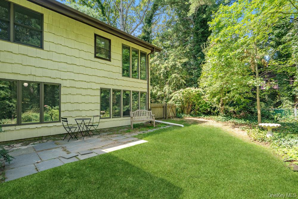 7 Chatham Place, Dix Hills, NY 11746