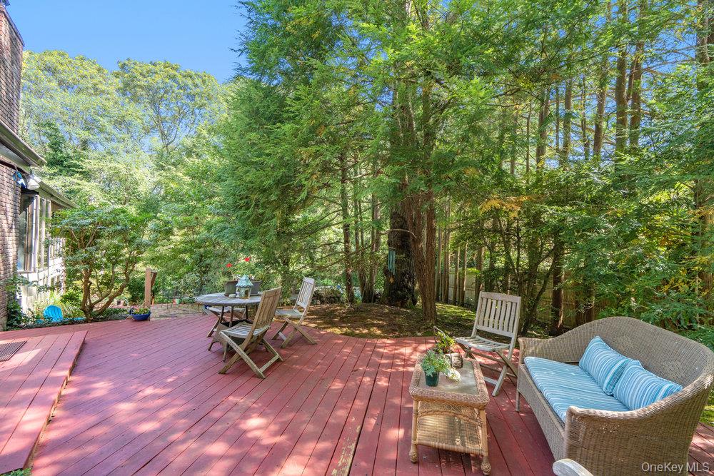 7 Chatham Place, Dix Hills, NY 11746