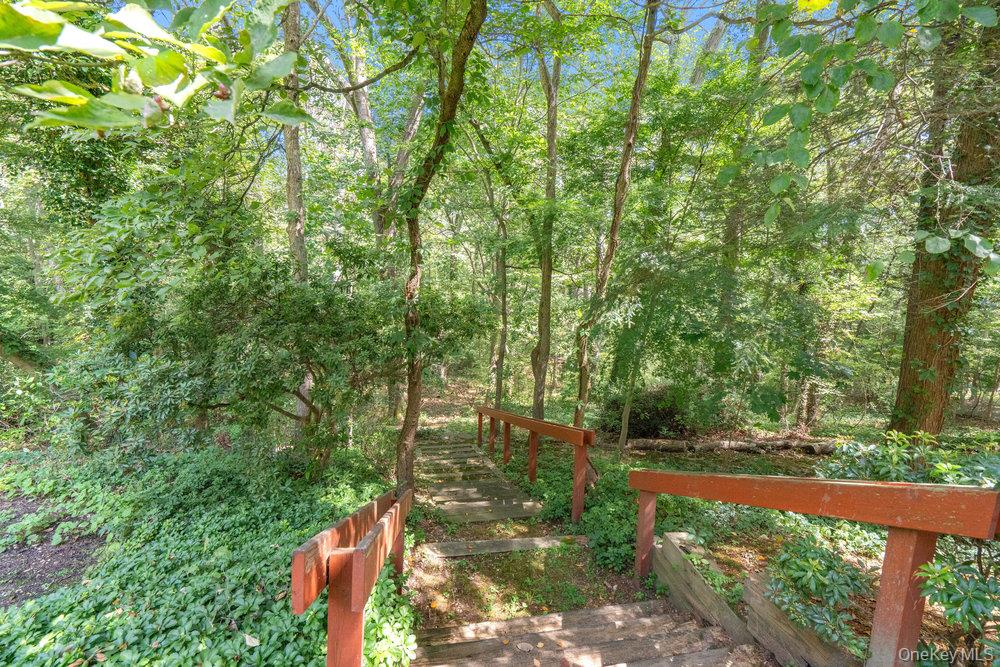 7 Chatham Place, Dix Hills, NY 11746