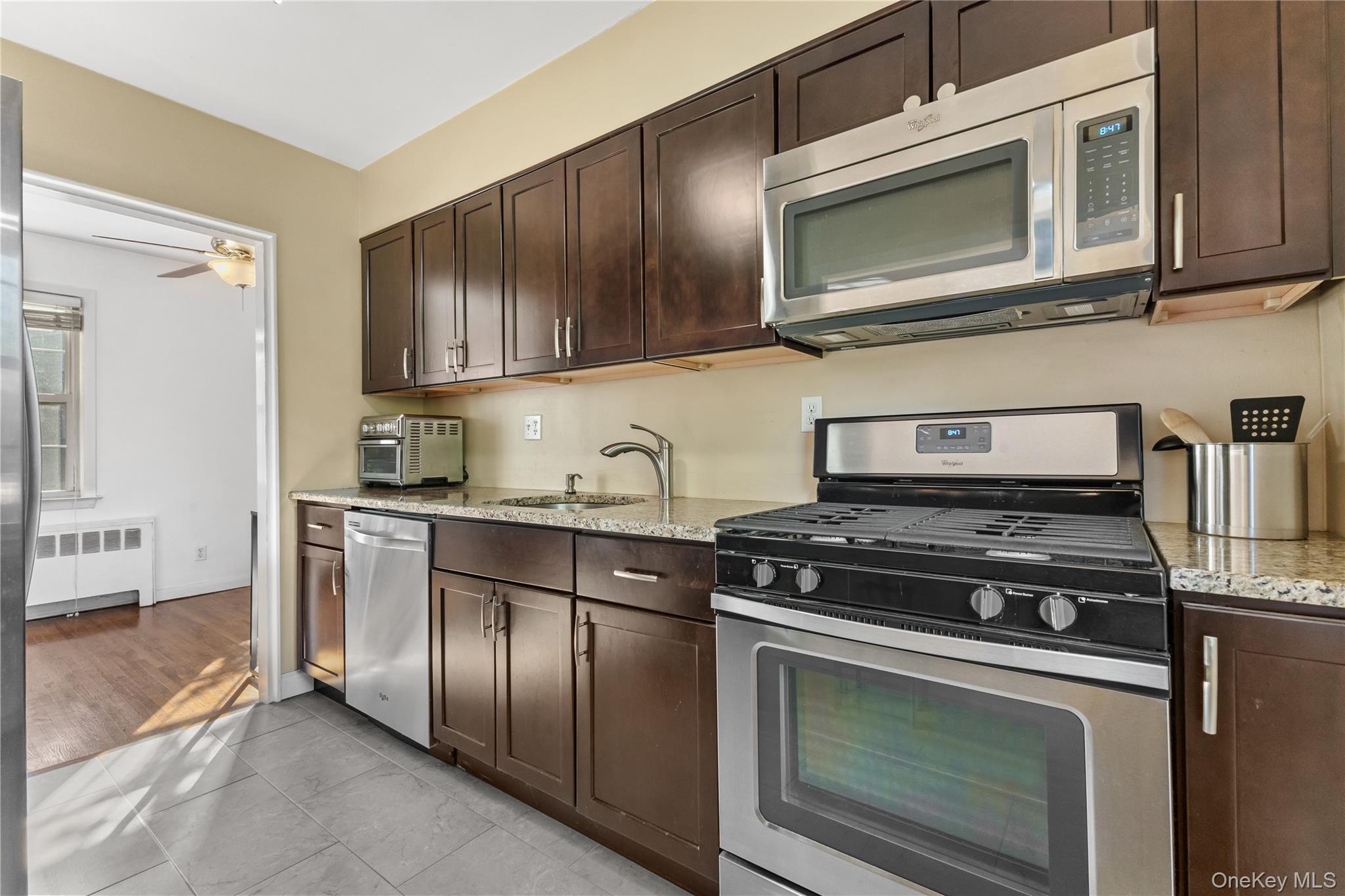 21 Fieldstone Drive # 196, Hartsdale, NY 10530