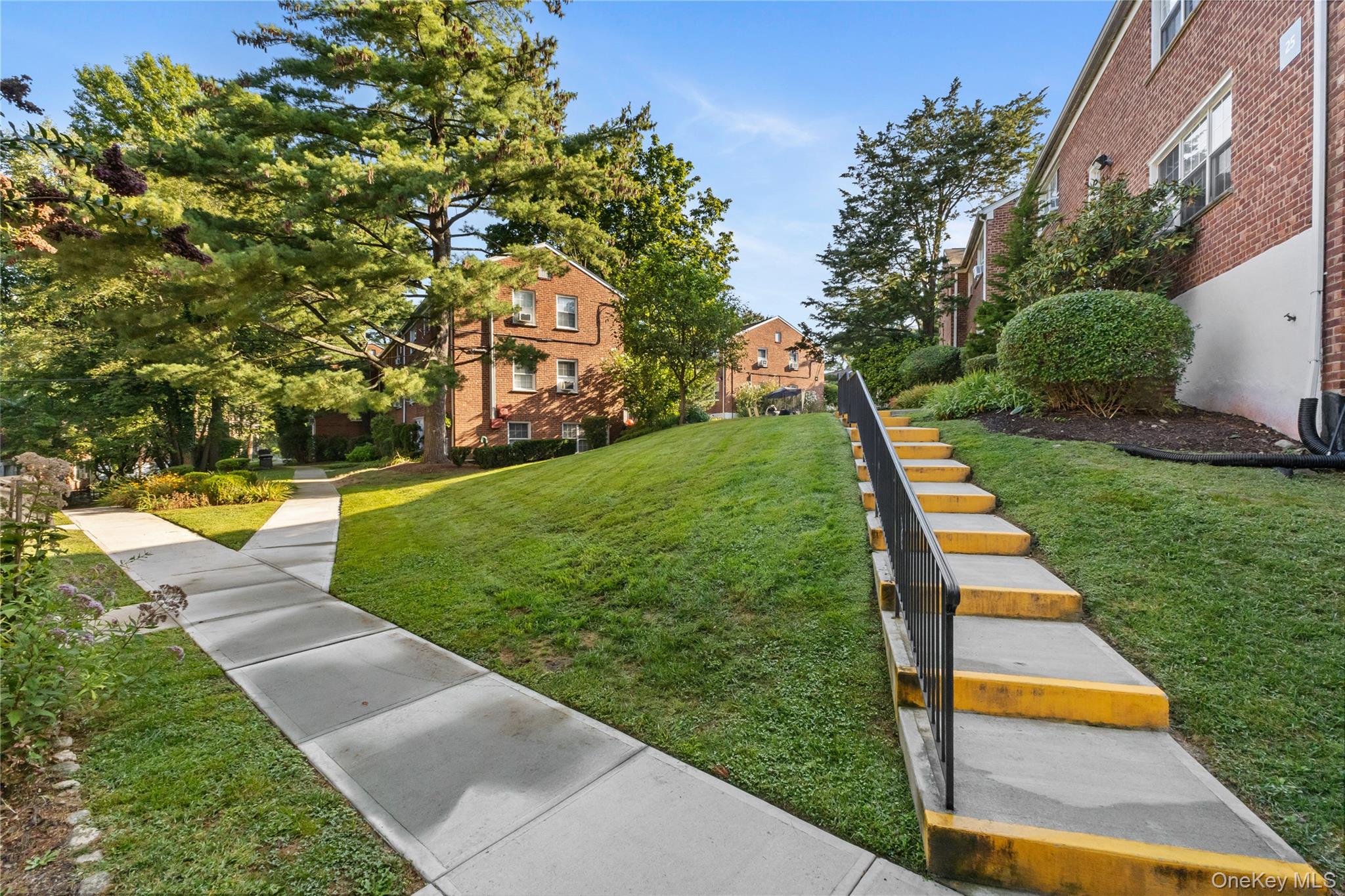 21 Fieldstone Drive # 196, Hartsdale, NY 10530