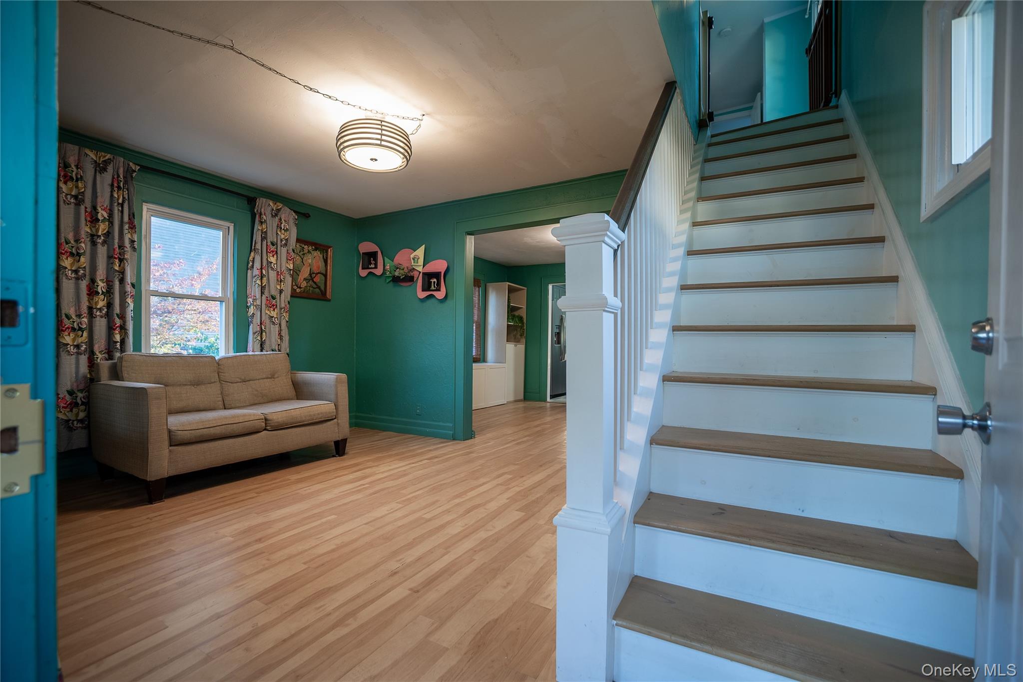 5 Charles Place, Huntington Station, NY 11746