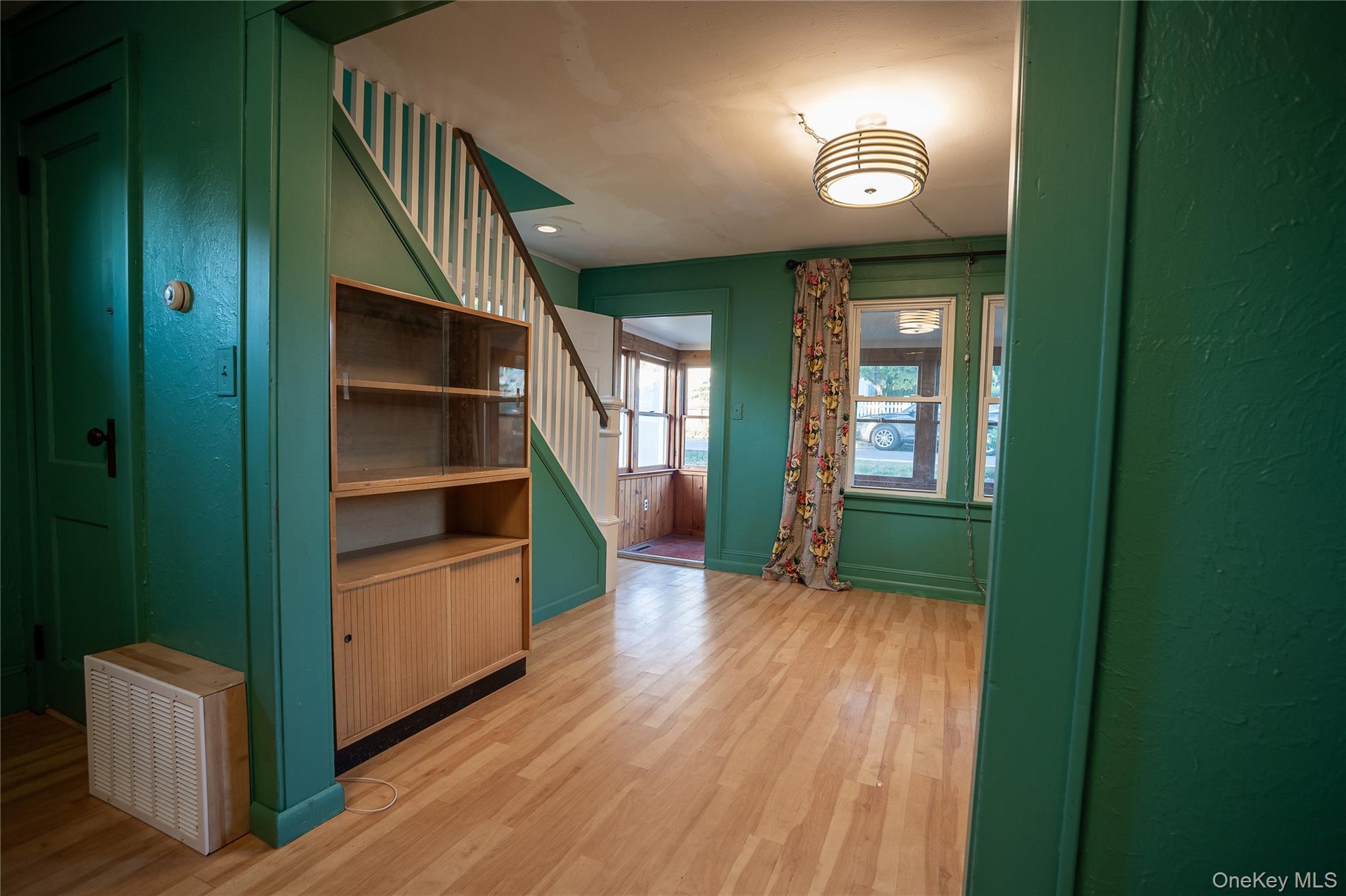 5 Charles Place, Huntington Station, NY 11746