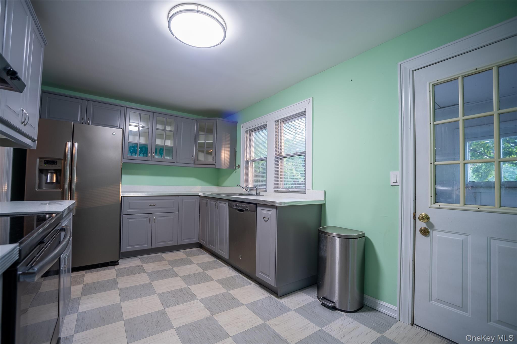 5 Charles Place, Huntington Station, NY 11746