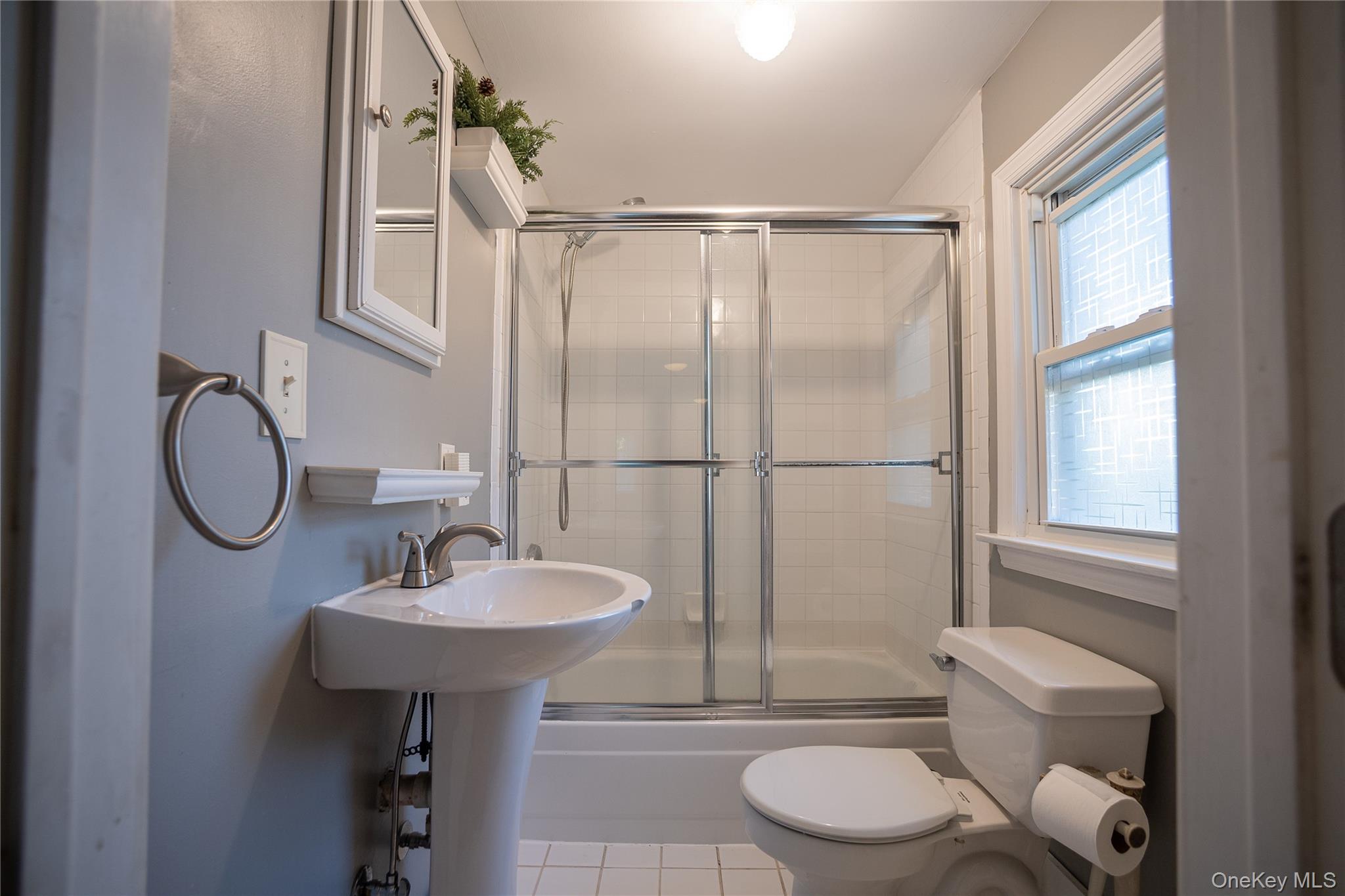 5 Charles Place, Huntington Station, NY 11746