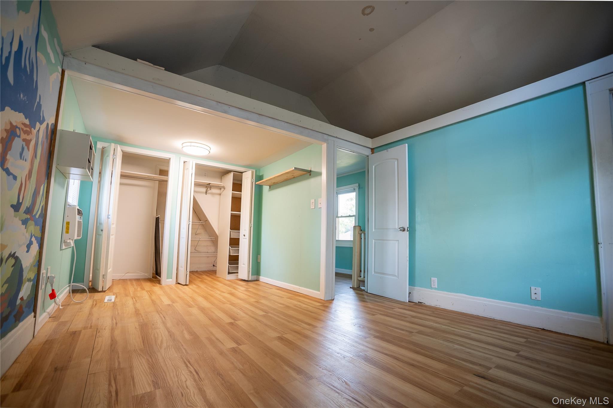 5 Charles Place, Huntington Station, NY 11746