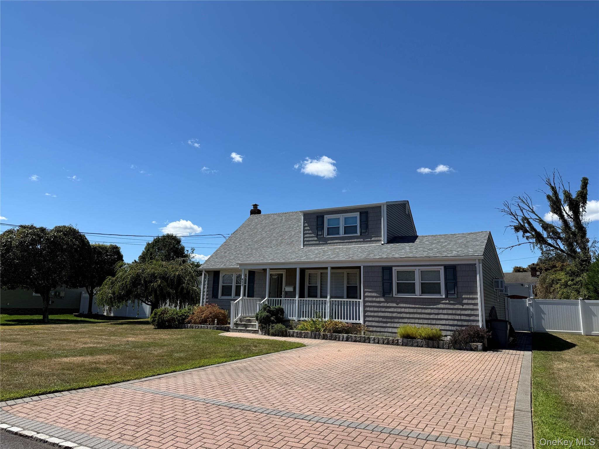 652 Empire Avenue, West Babylon, NY 11704