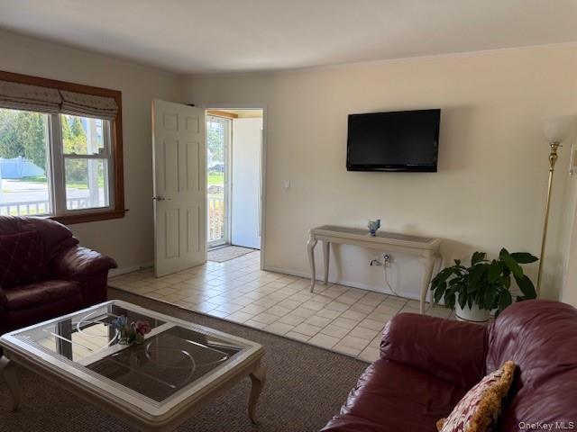 652 Empire Avenue, West Babylon, NY 11704