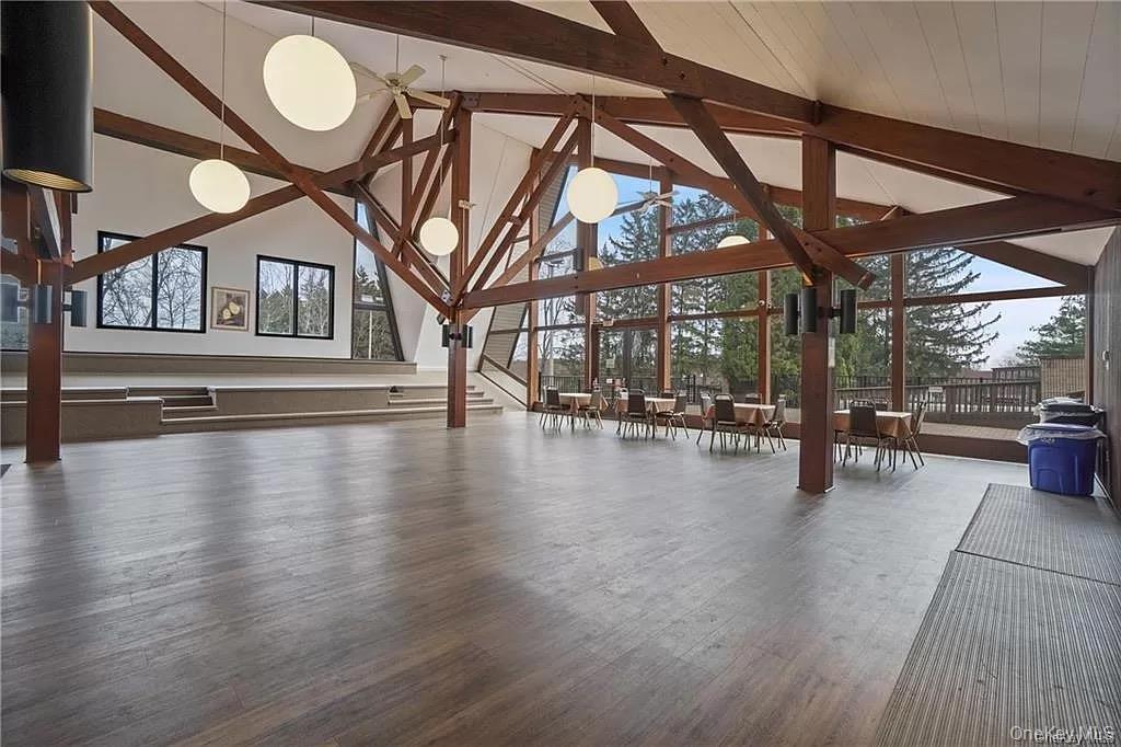 172 Swan Lane, Poughkeepsie, NY 12603