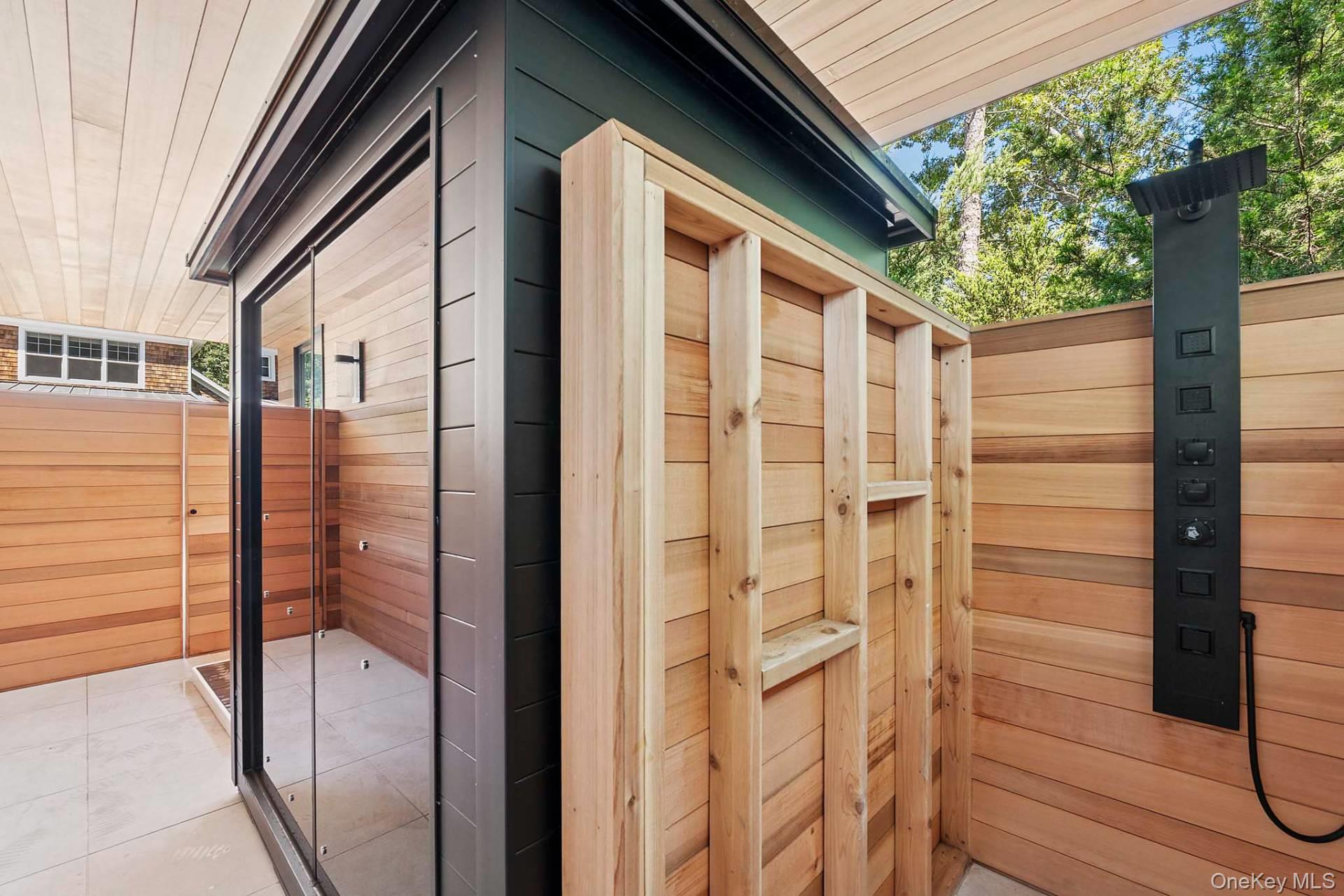 55 Whooping Hollow Road, East Hampton, NY 11937