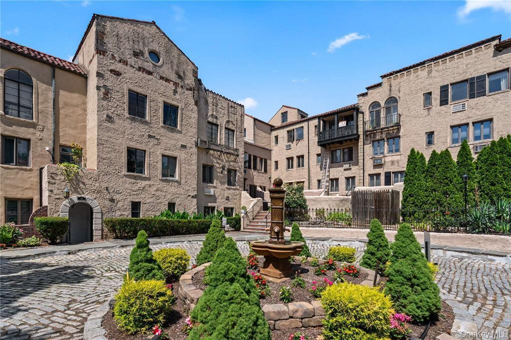 215 Middle Neck Road # 1-3A, Great Neck, NY 11021