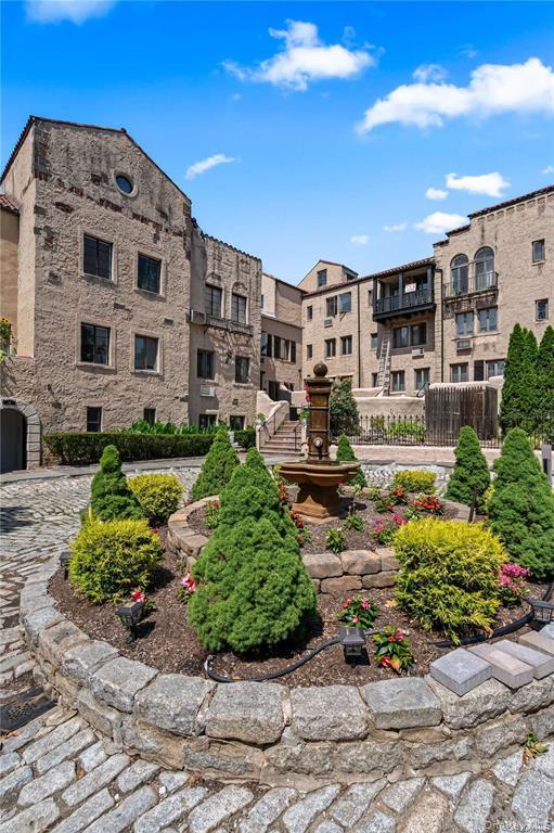 215 Middle Neck Road # 1-3A, Great Neck, NY 11021