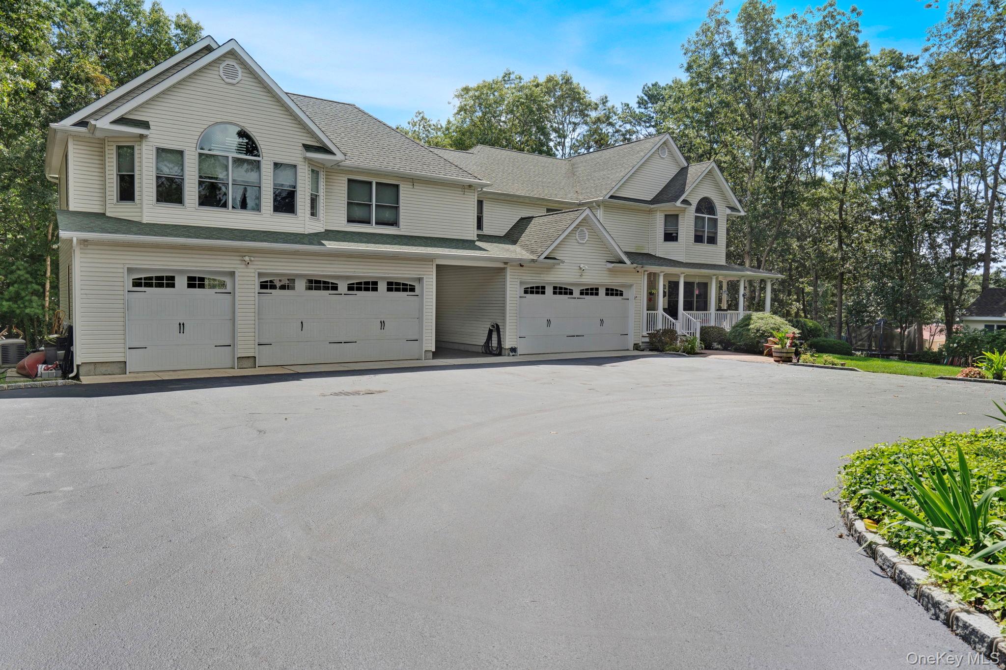 396 Eastport Manor Road, Manorville, NY 11949