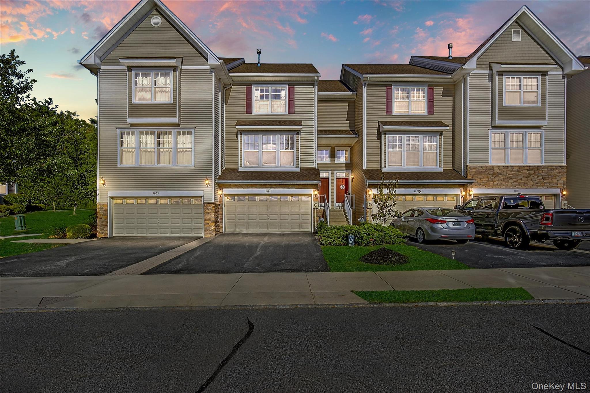 1004 Hawthorn Way, New Windsor, NY 12553