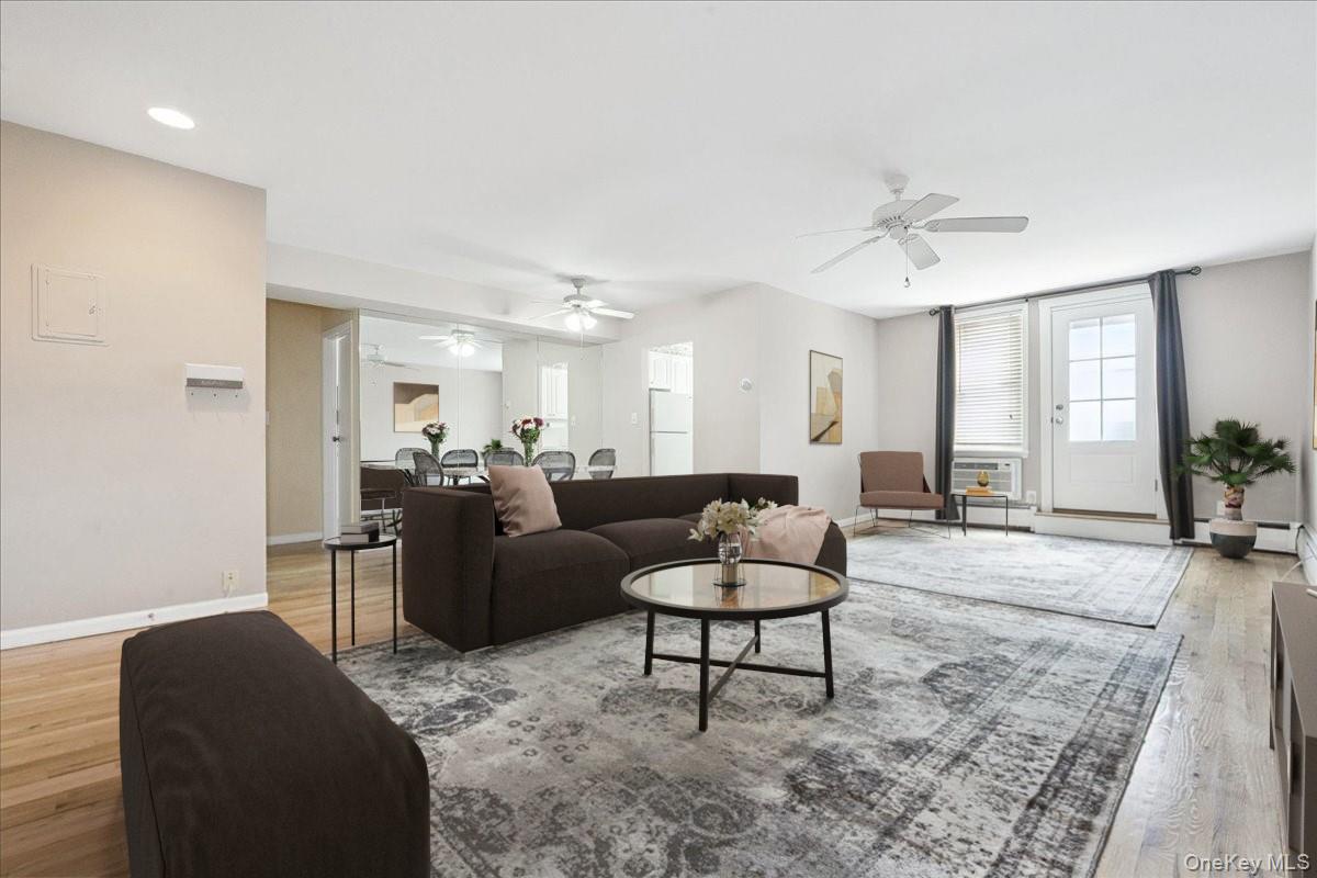 2 Fowler Avenue # 206, Lynbrook, NY 11563