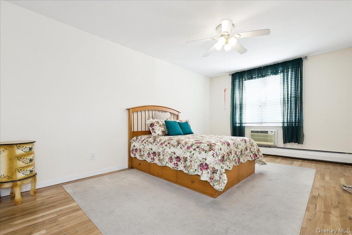 2 Fowler Avenue # 206, Lynbrook, NY 11563