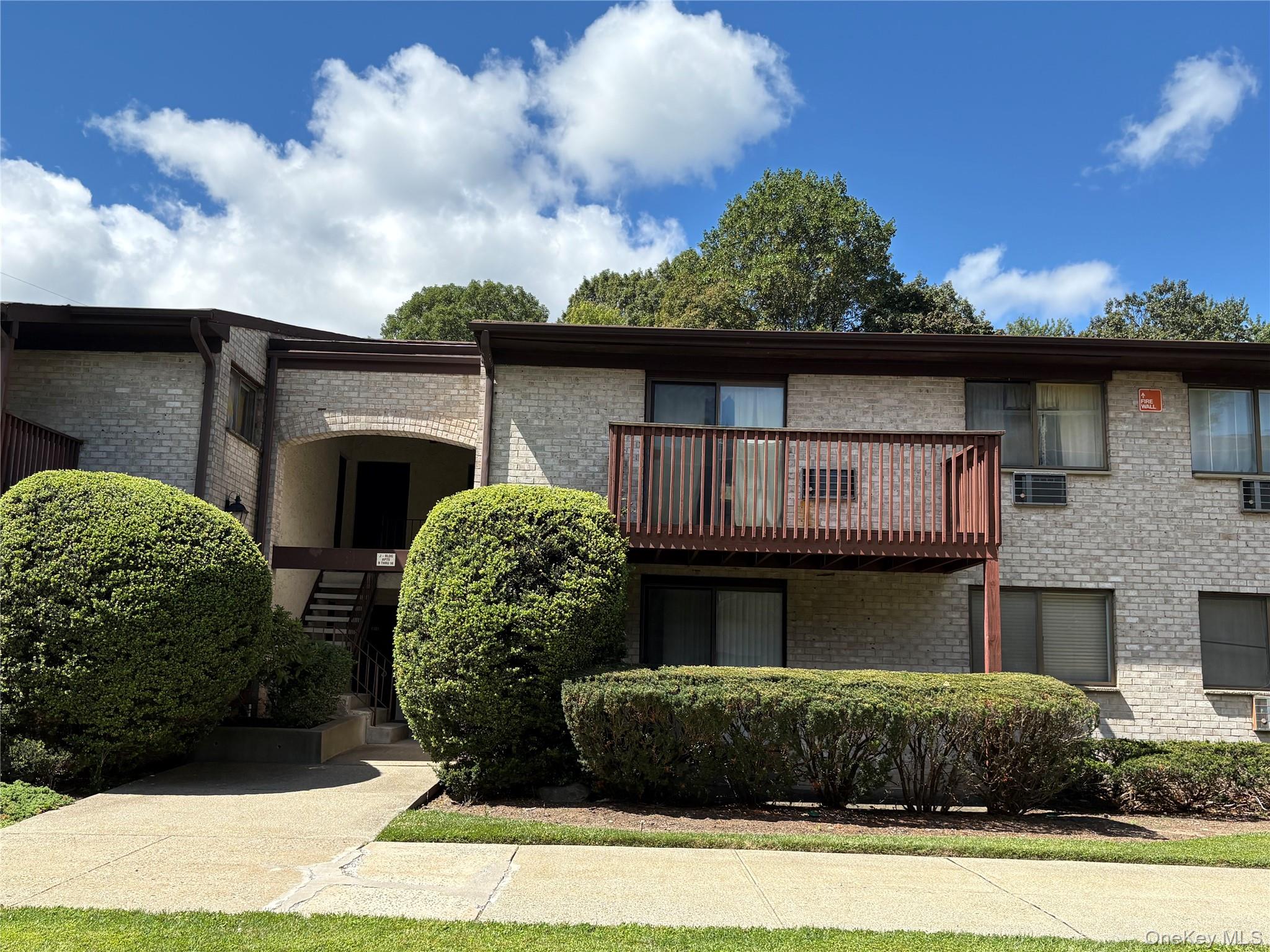 8 Secora Road # J-16, Monsey, NY 10952