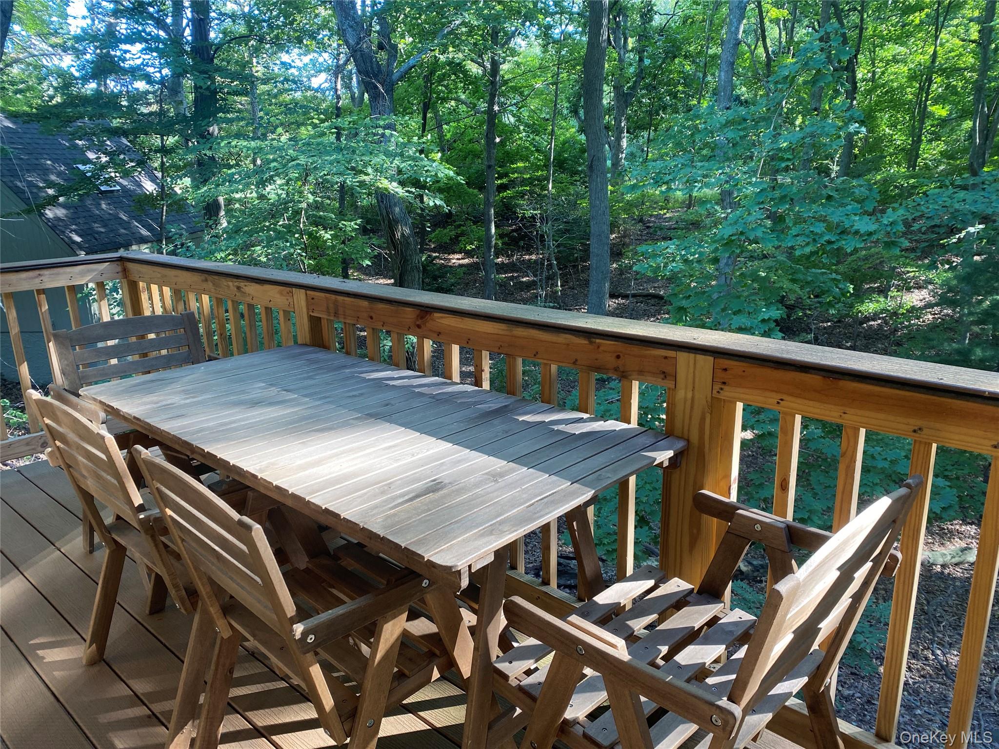 64 HOLLOW ROAD Hollow, Stony Brook, NY 11790