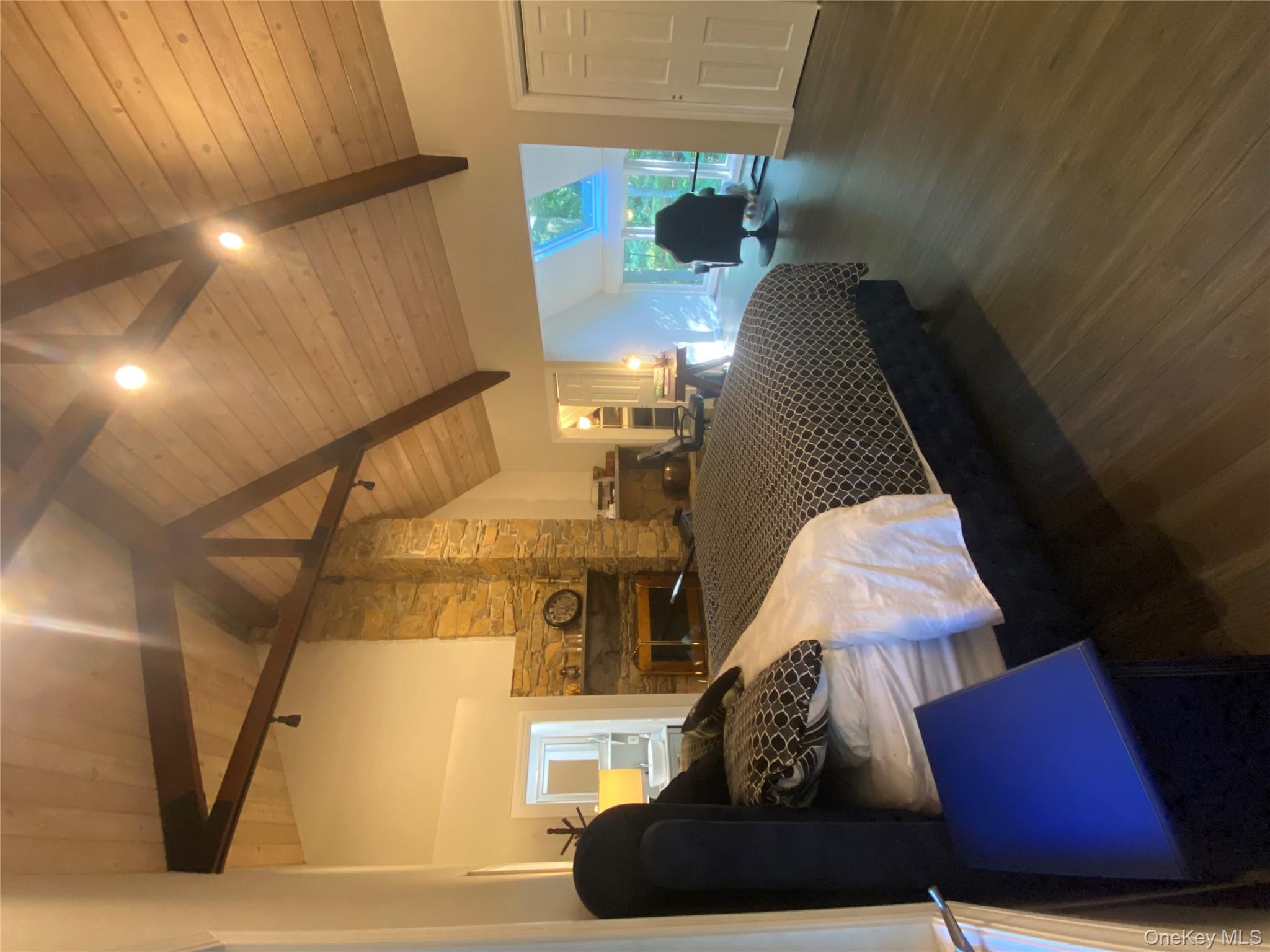 64 HOLLOW ROAD Hollow, Stony Brook, NY 11790