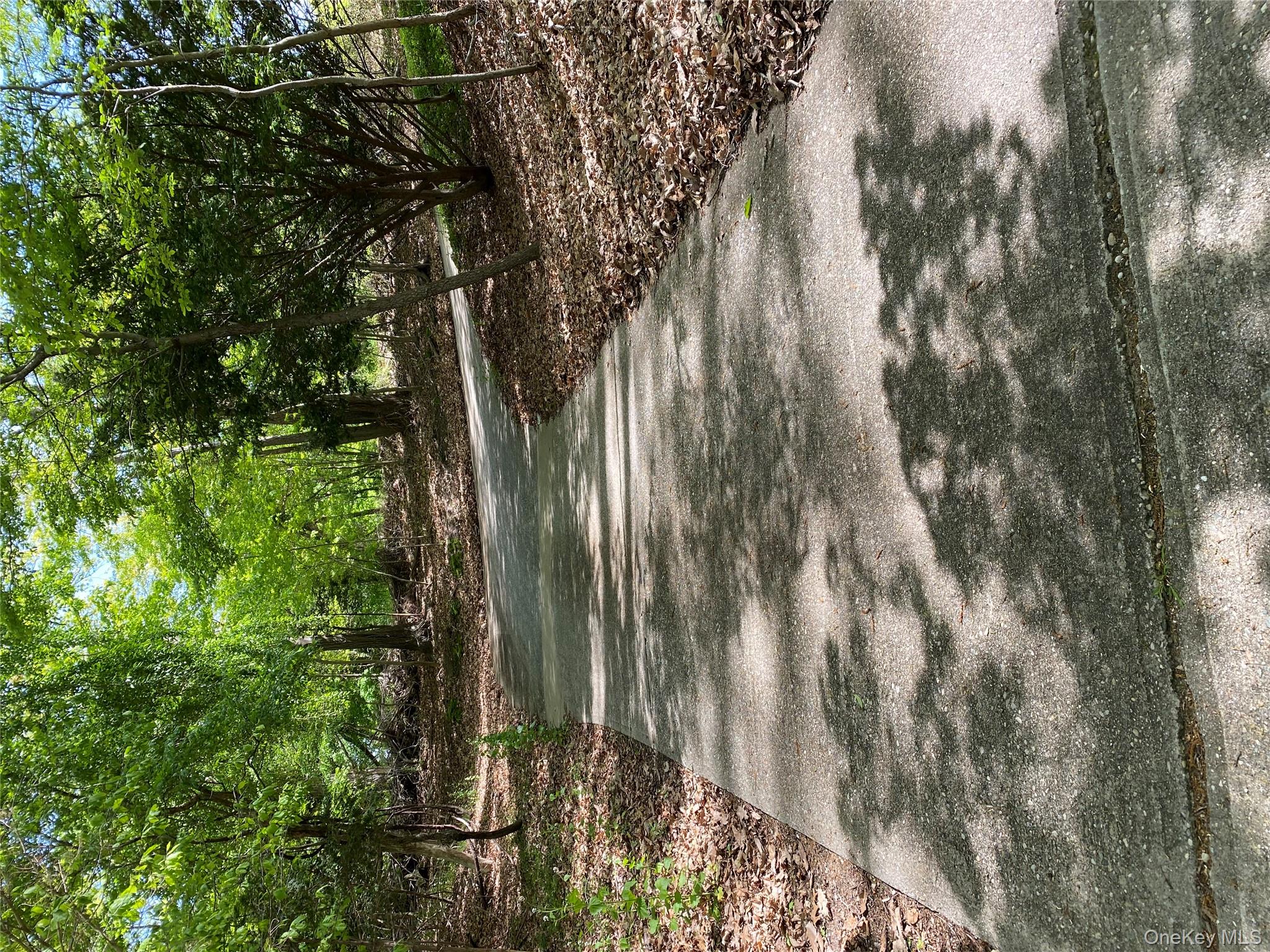 64 HOLLOW ROAD Hollow, Stony Brook, NY 11790