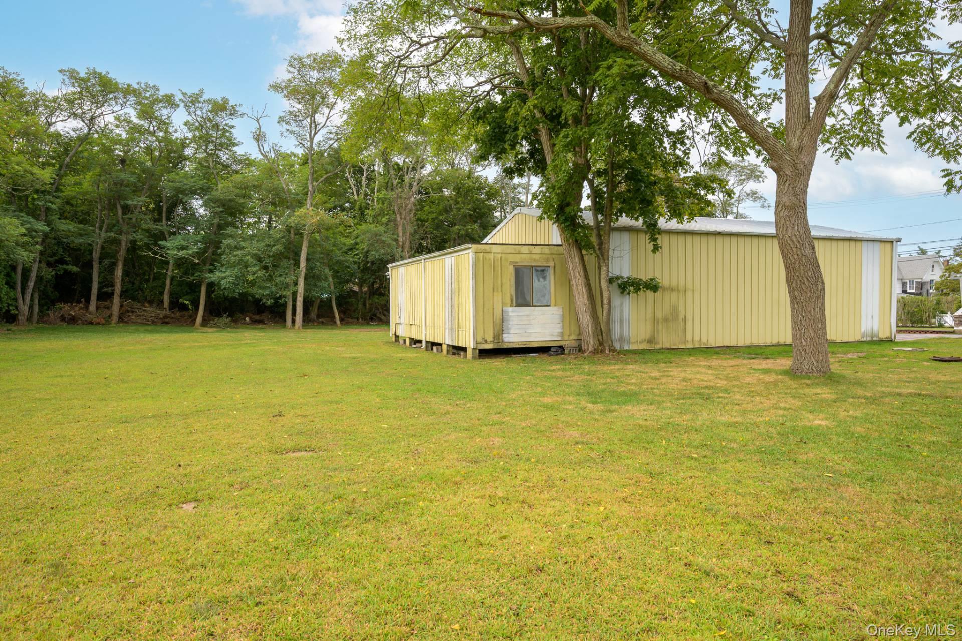 53 Foster Avenue, Hampton Bays, NY 11946