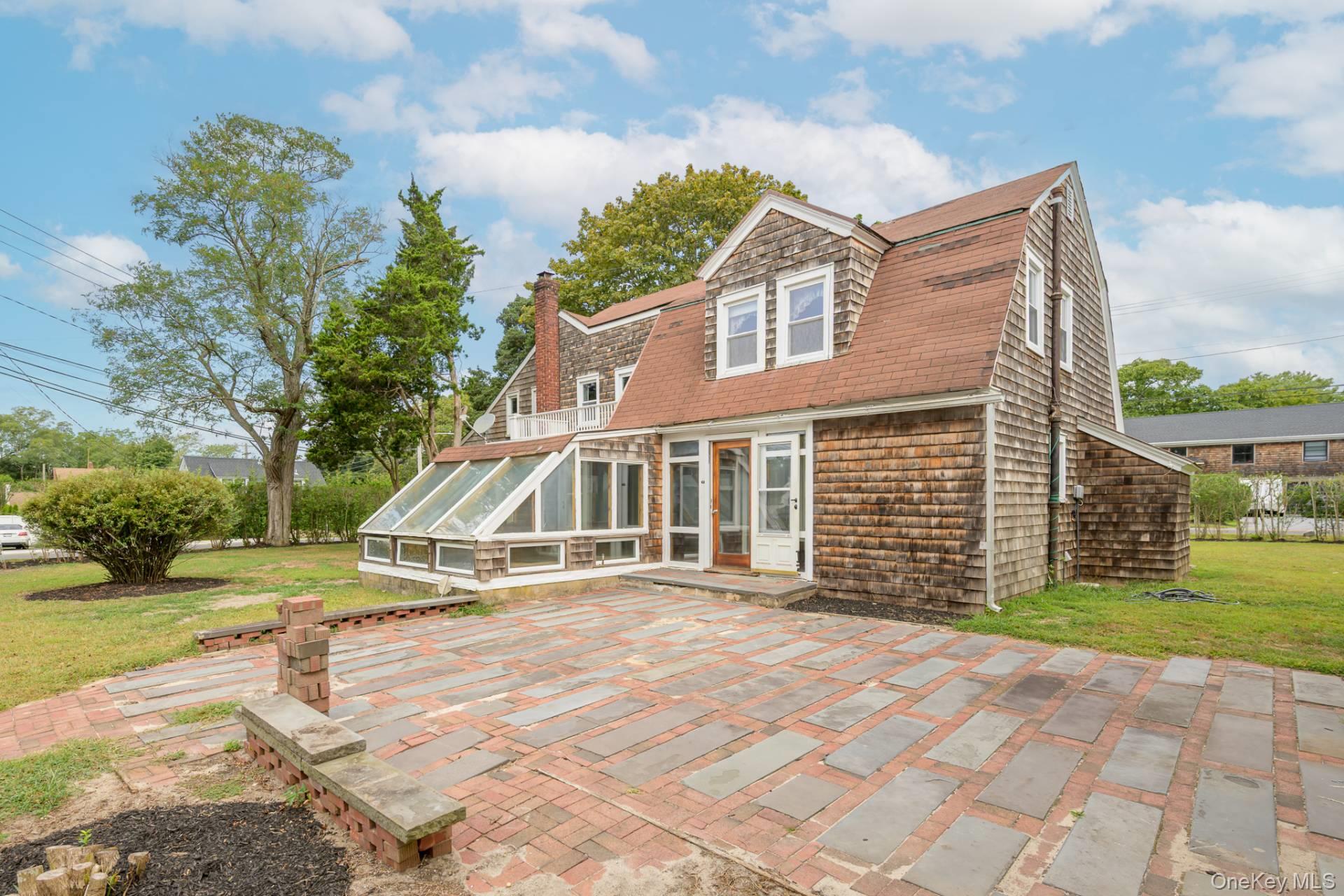 53 Foster Avenue, Hampton Bays, NY 11946