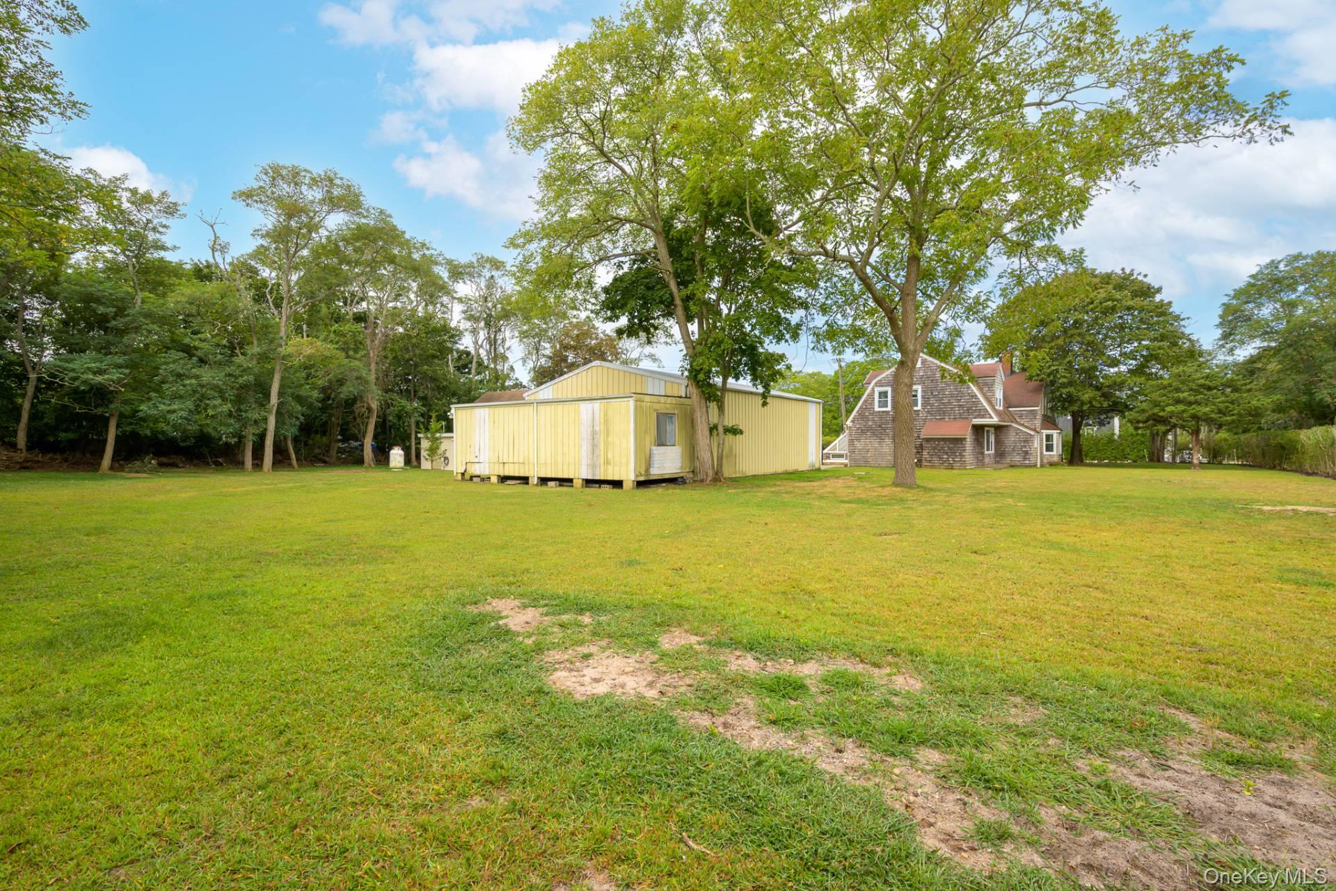 53 Foster Avenue, Hampton Bays, NY 11946