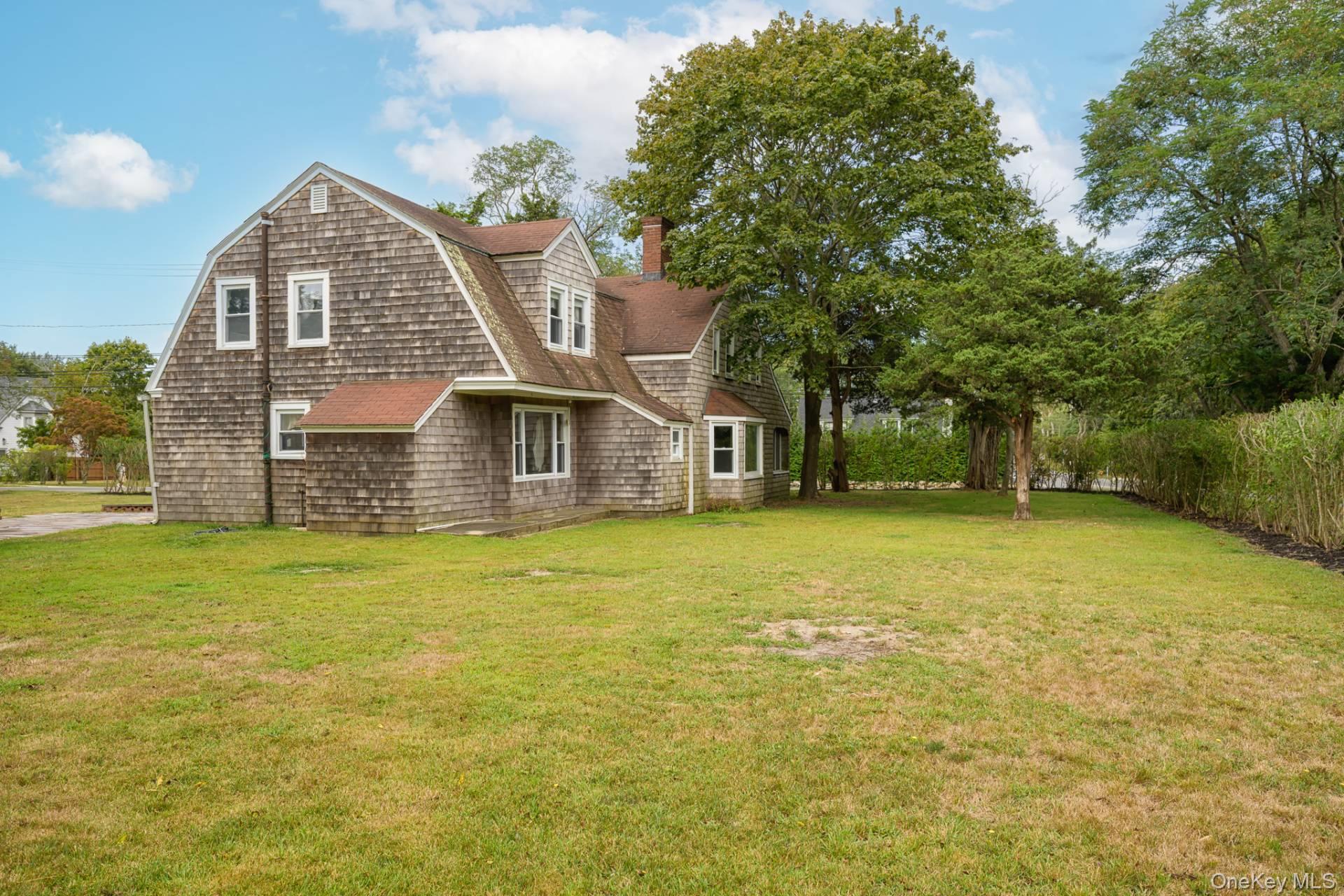 53 Foster Avenue, Hampton Bays, NY 11946