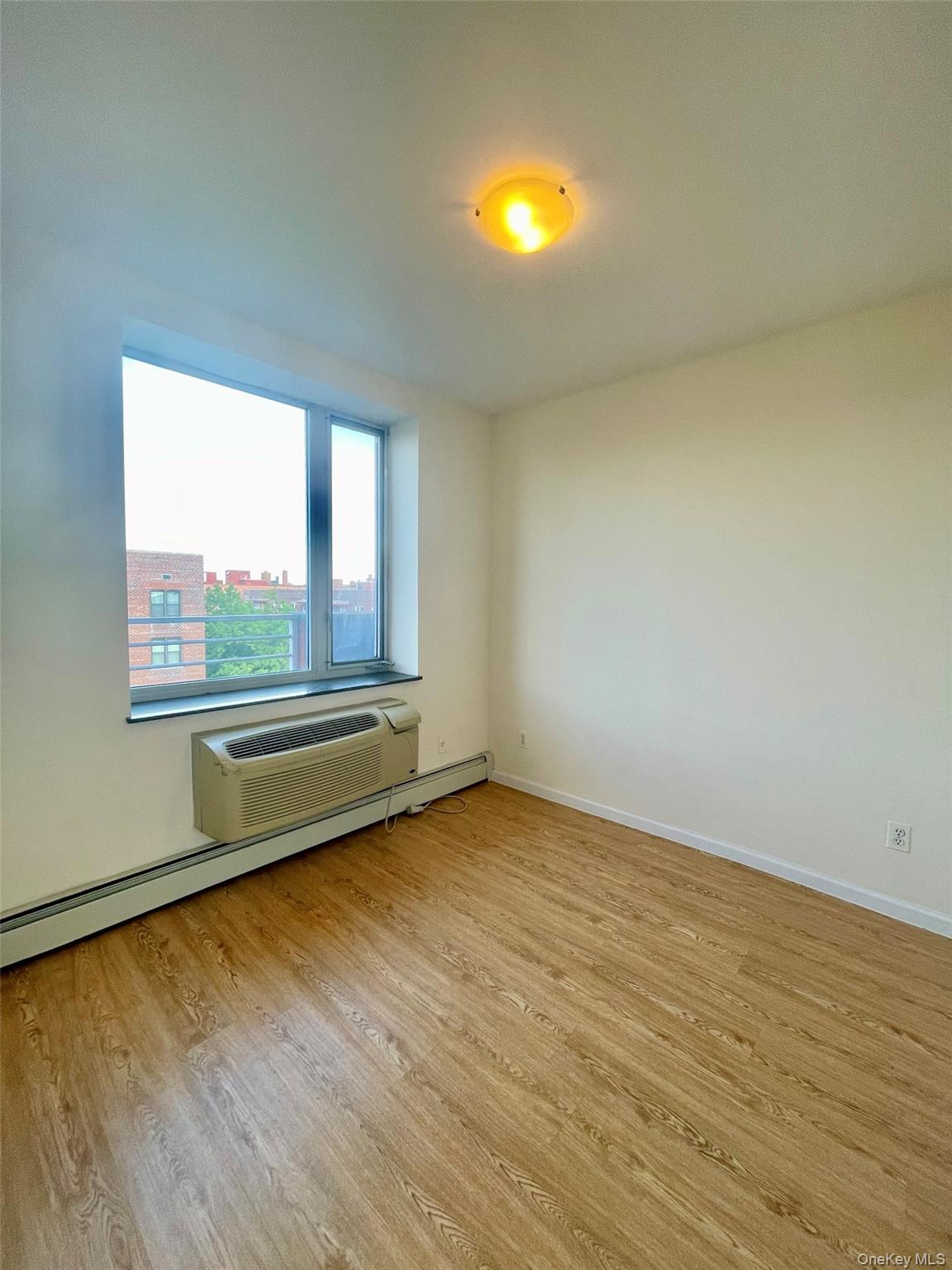 38-34 Parsons Blvd # 8B, Flushing, NY 11354