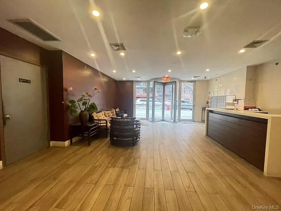 38-34 Parsons Blvd # 8B, Flushing, NY 11354