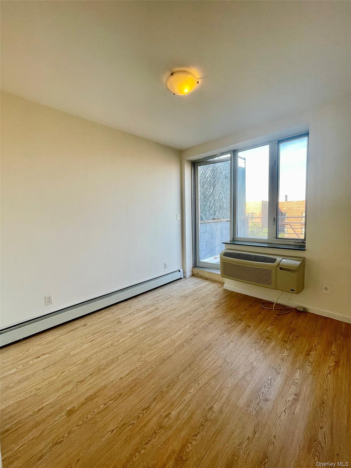 38-34 Parsons Blvd # 8B, Flushing, NY 11354